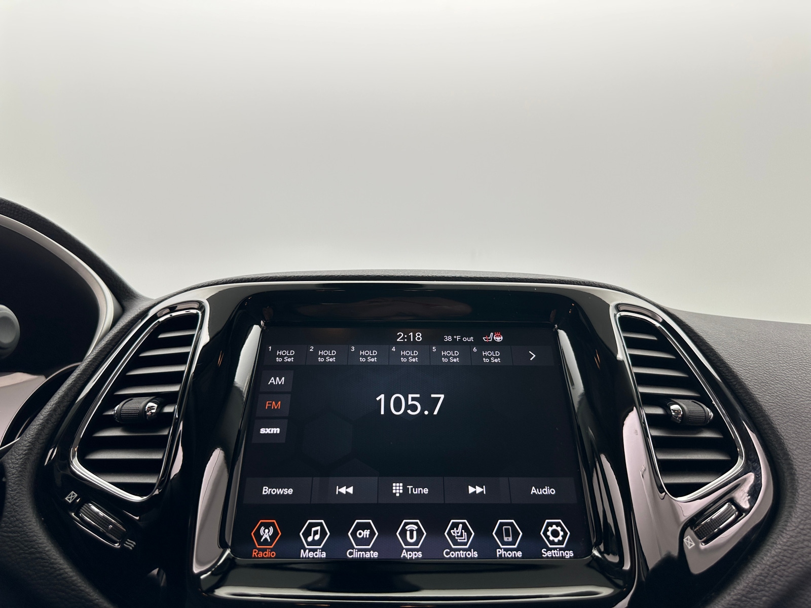 Thumbnail: 2020 Jeep Compass - 3