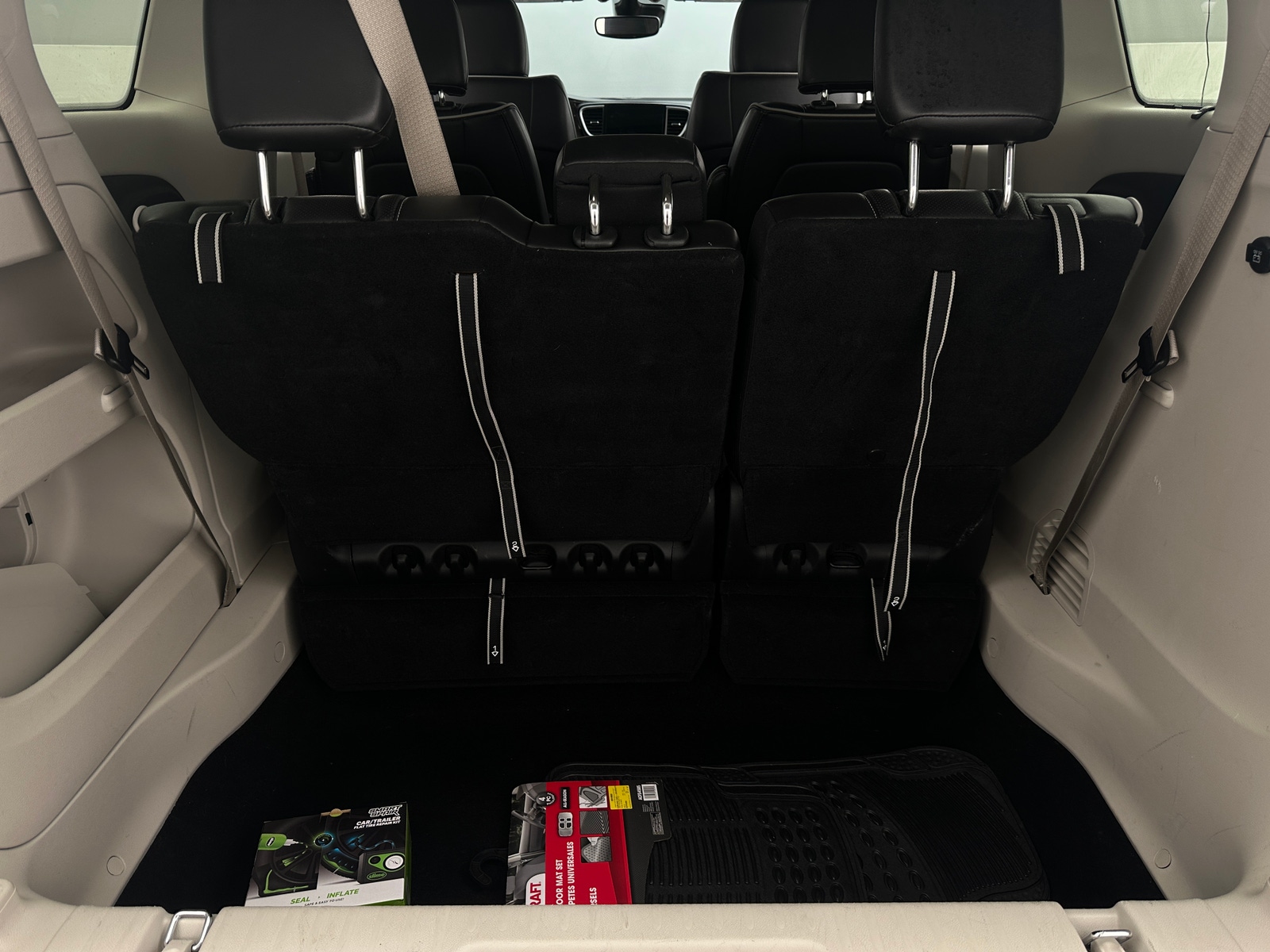 Thumbnail: 2024 Chrysler Pacifica - 6