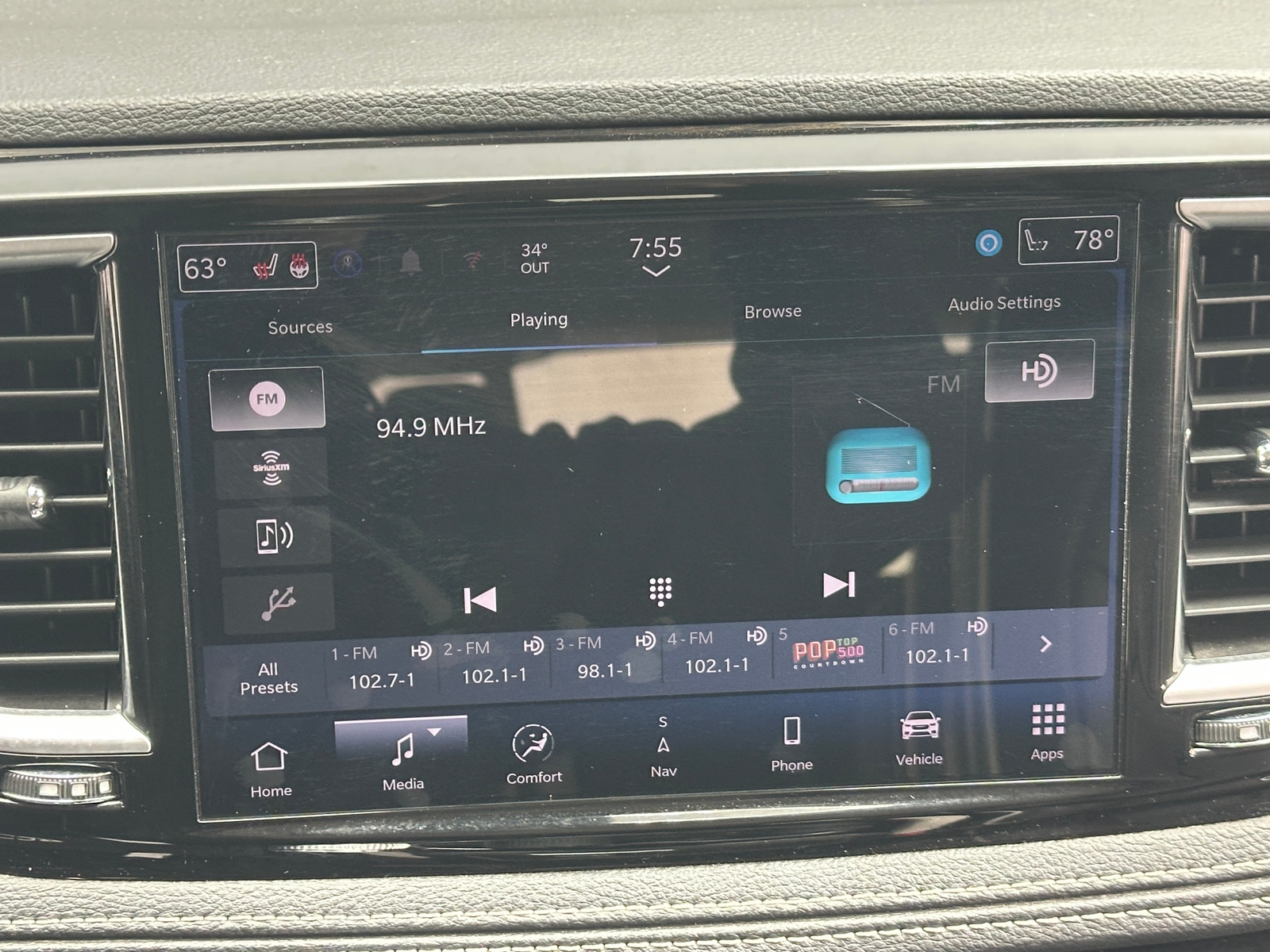 Thumbnail: 2024 Chrysler Pacifica - 3