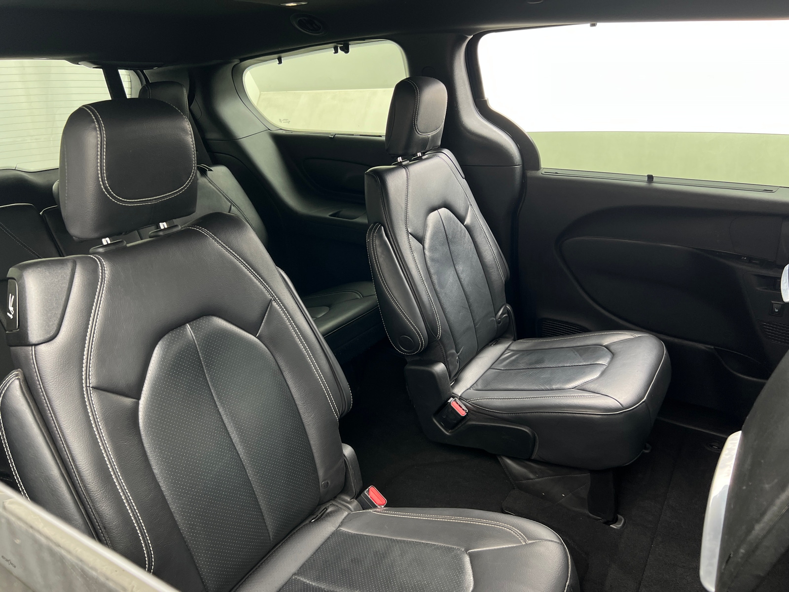 Thumbnail: 2021 Chrysler Pacifica - 5