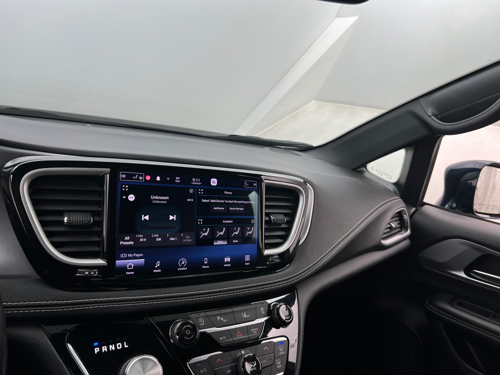 Thumbnail: 2021 Chrysler Pacifica - 3