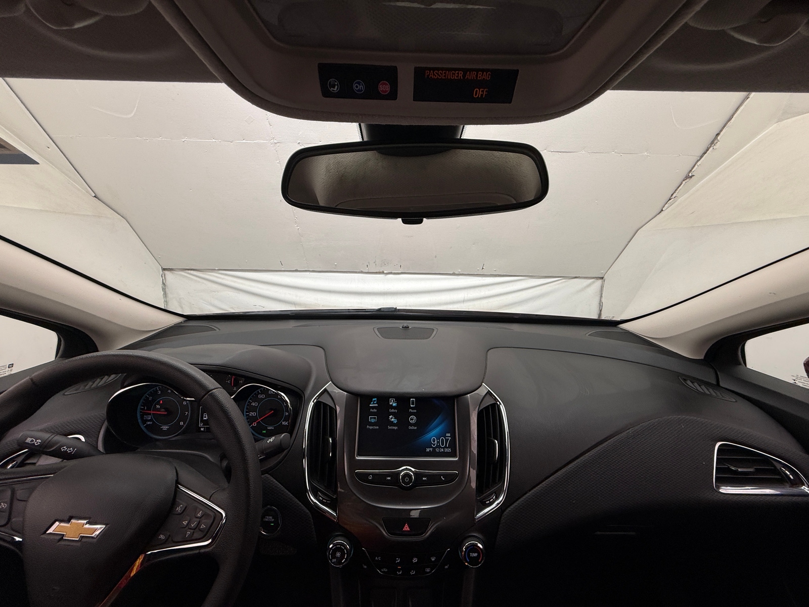 Thumbnail: 2018 Chevrolet Cruze - 3