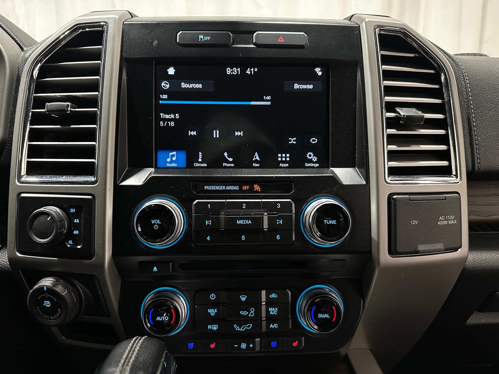 Thumbnail: 2016 Ford Econoline - 3