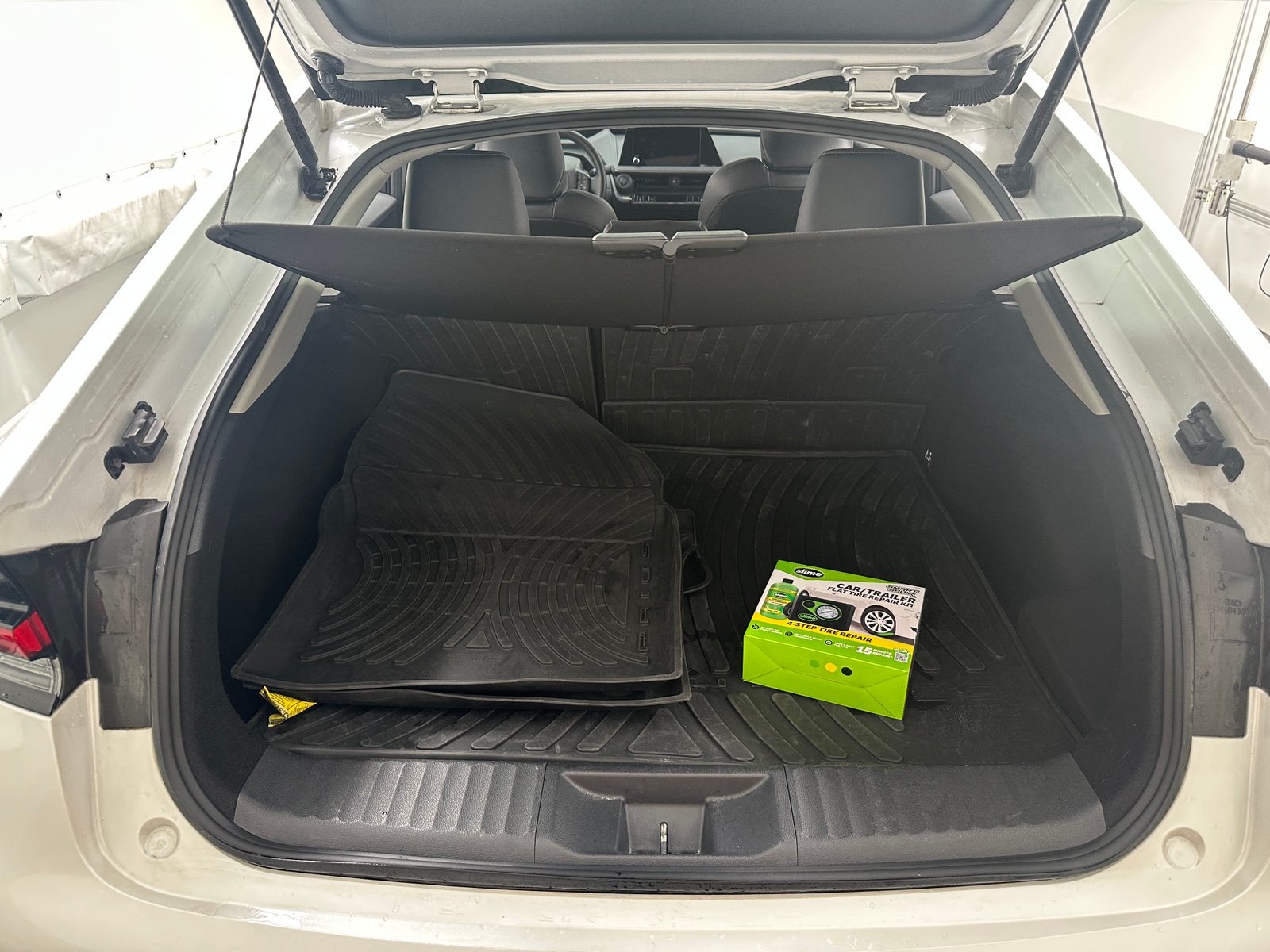 Thumbnail: 2024 Toyota Prius - 6