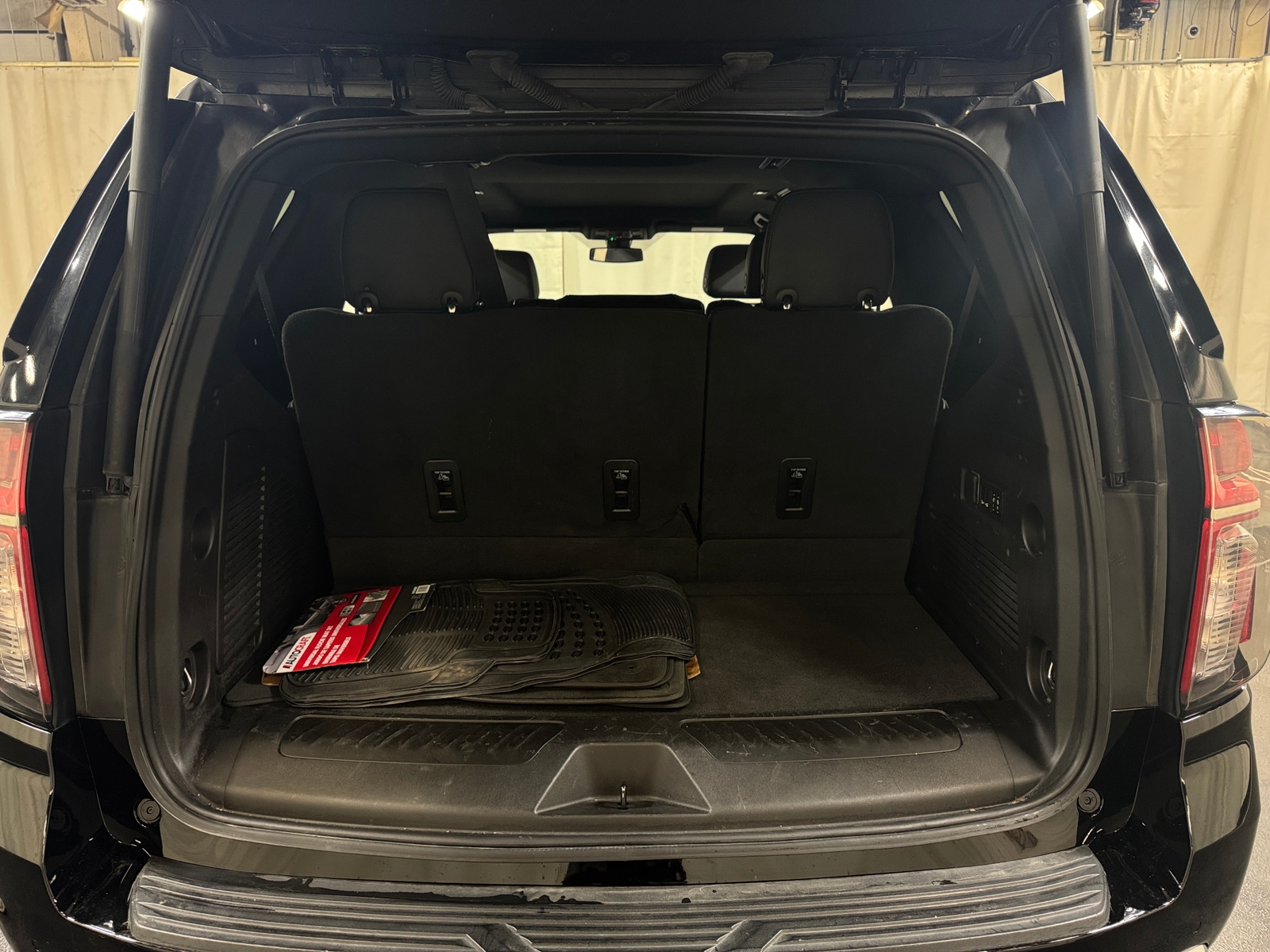 Thumbnail: 2022 Chevrolet Tahoe - 6