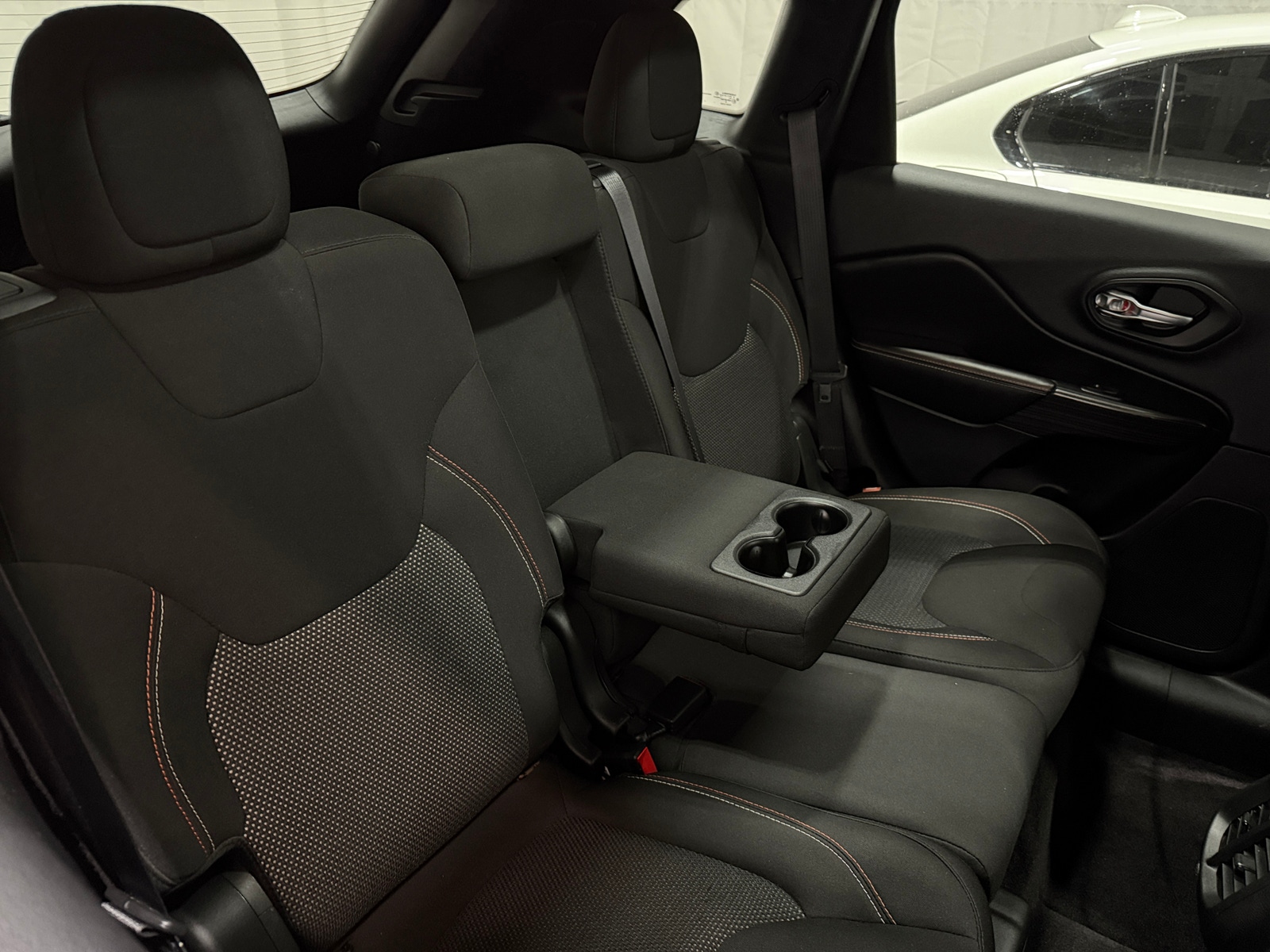 Thumbnail: 2016 Jeep Cherokee - 6