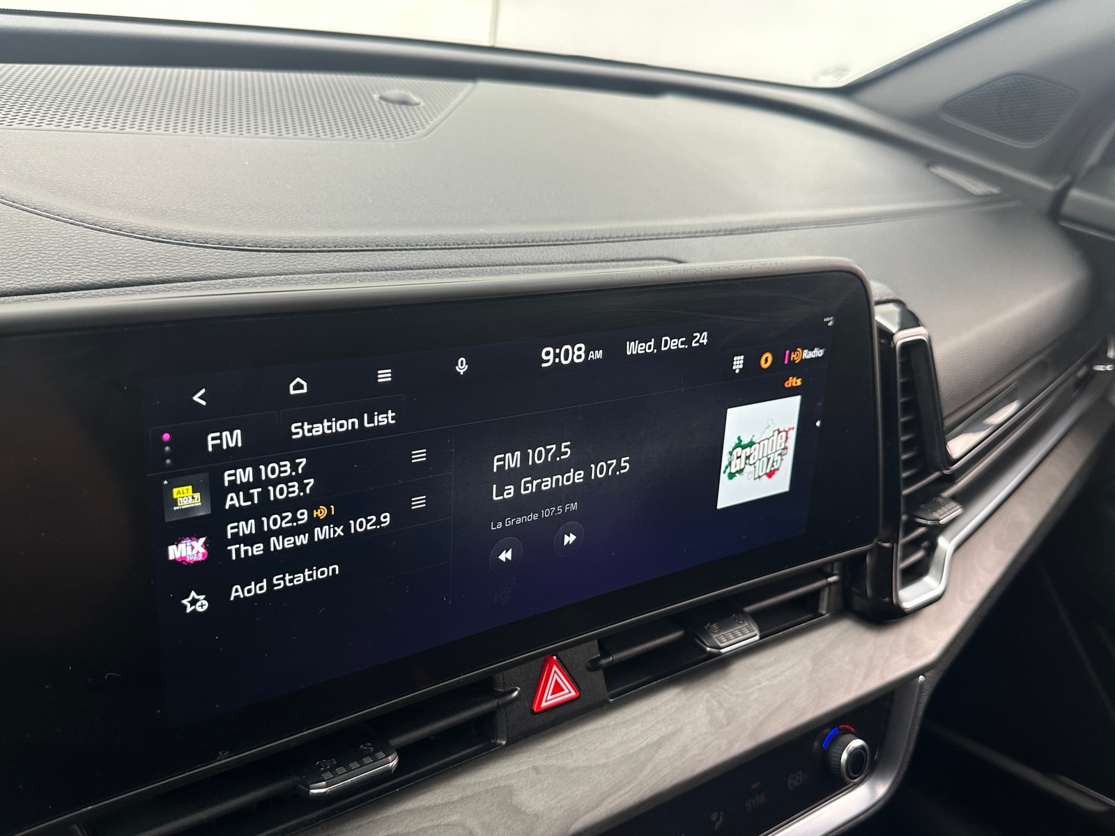 Thumbnail: 2023 Kia Sportage - 3