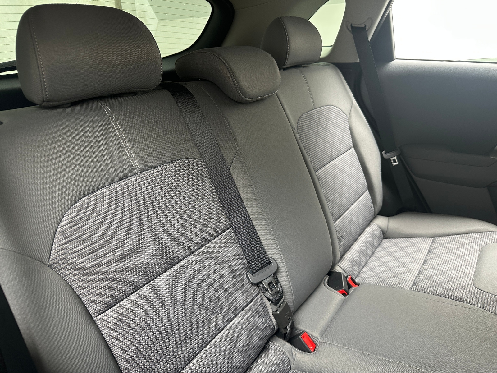 Thumbnail: 2020 Kia Niro - 6