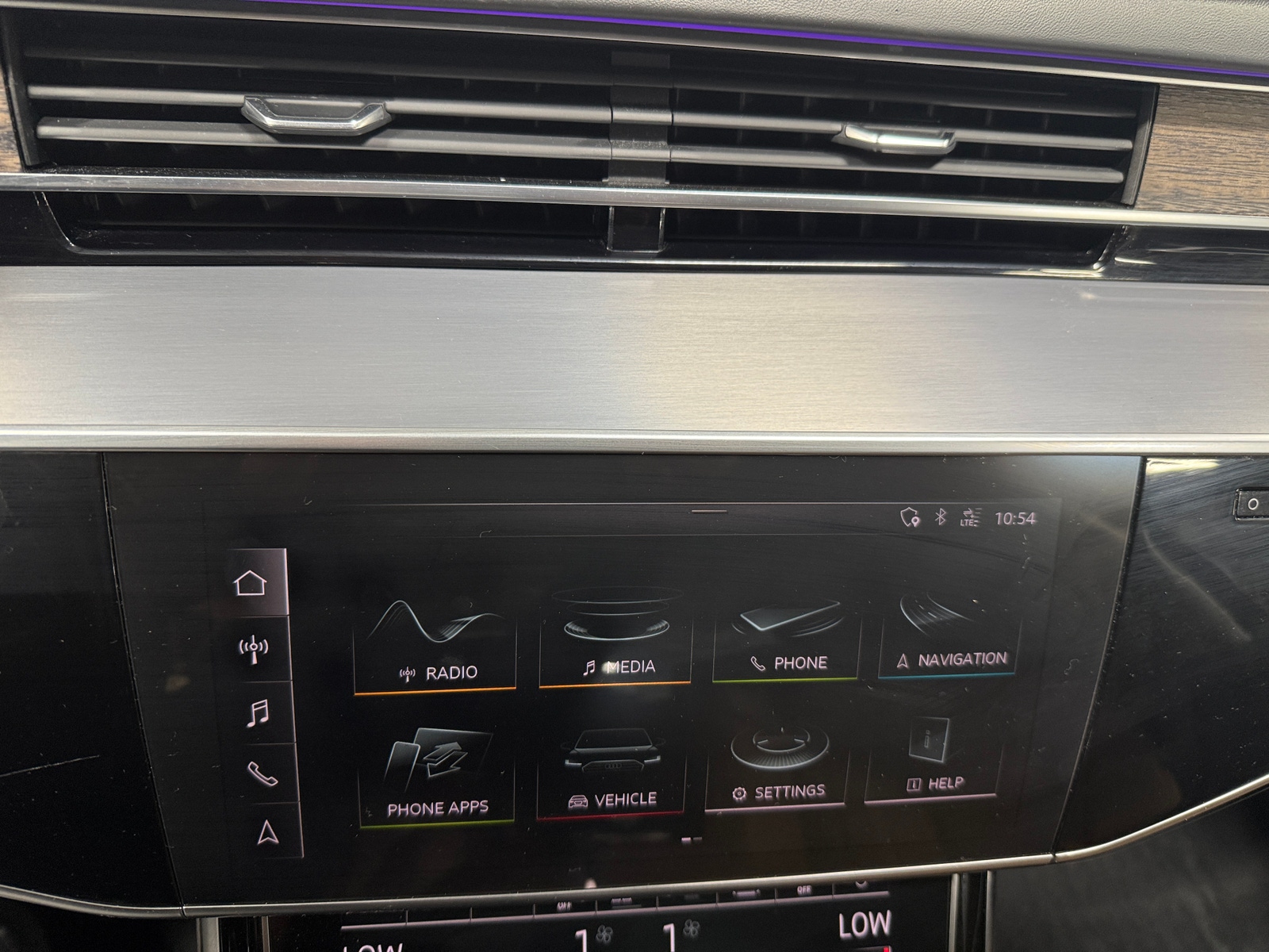 Thumbnail: 2020 Audi A8 - 3