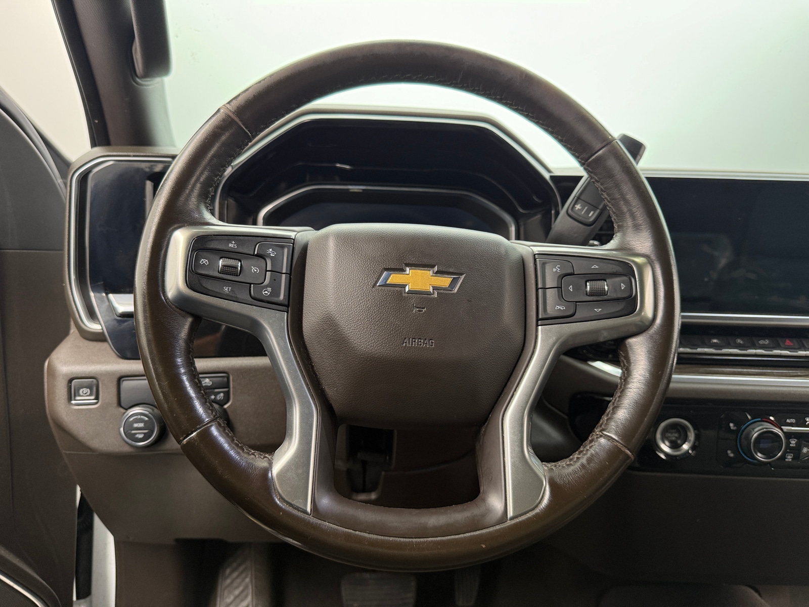 Thumbnail: 2022 Chevrolet Silverado 1500 - 5