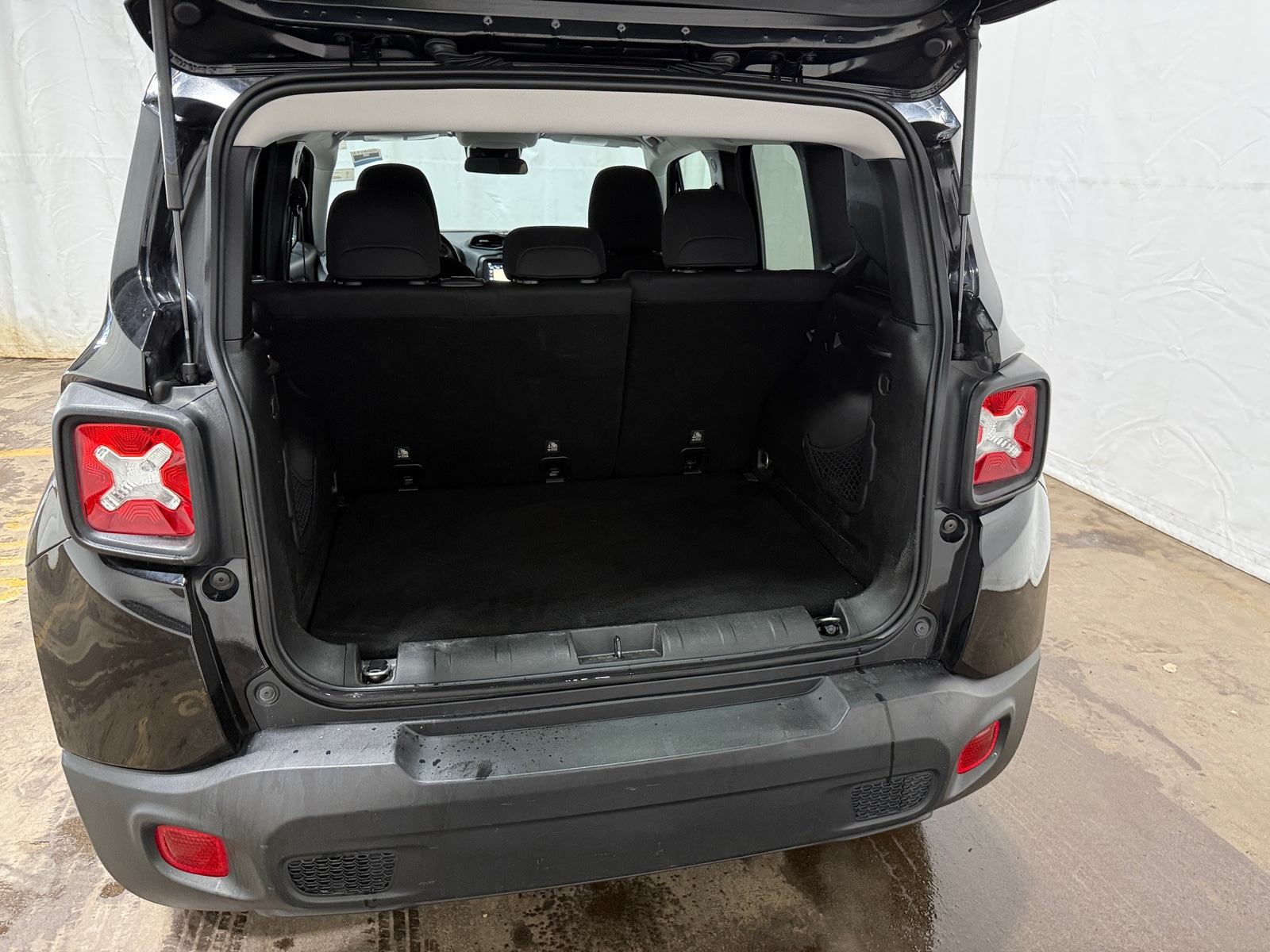 Thumbnail: 2020 Jeep Renegade - 7