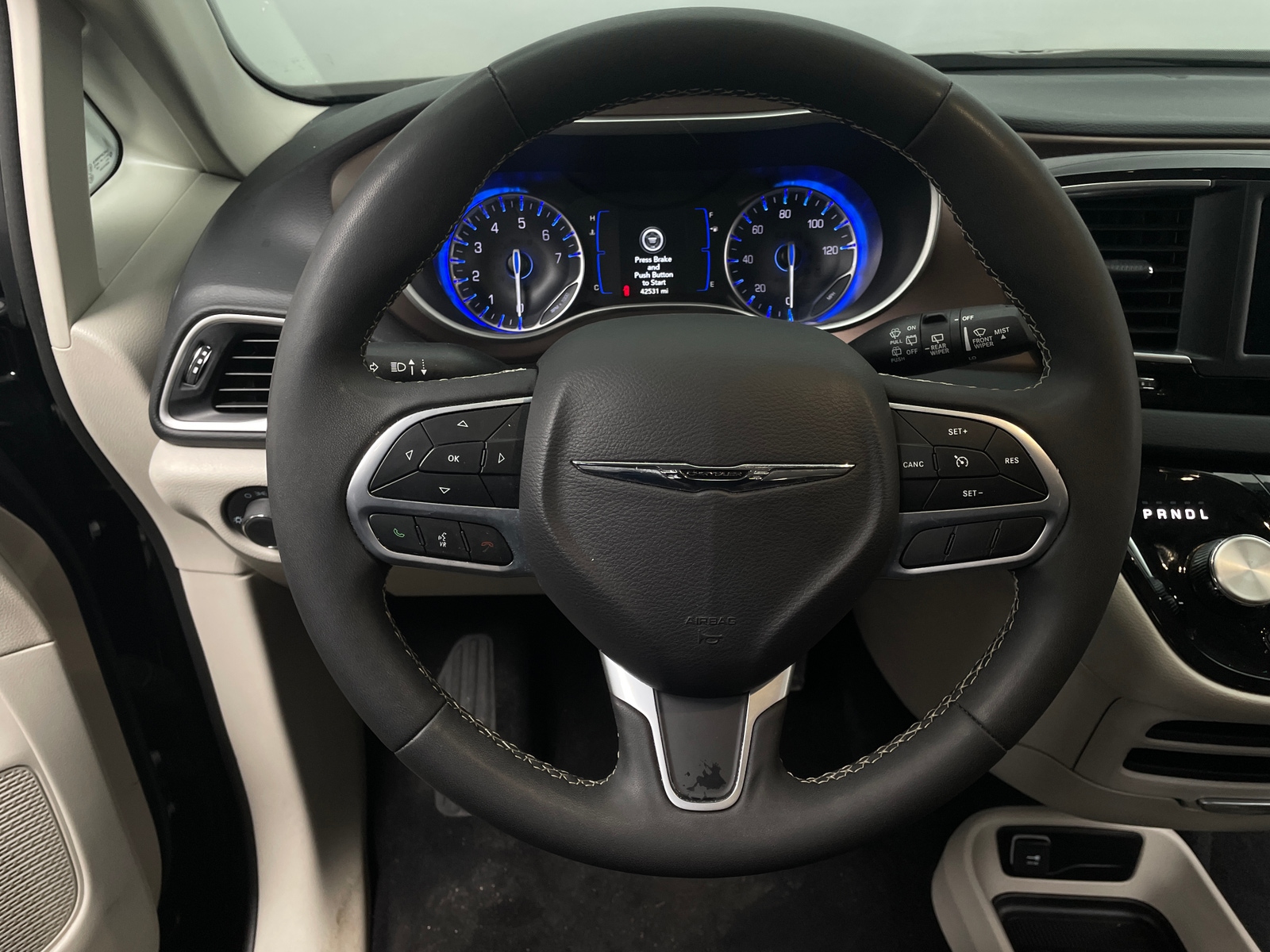 Thumbnail: 2024 Chrysler Voyager - 5