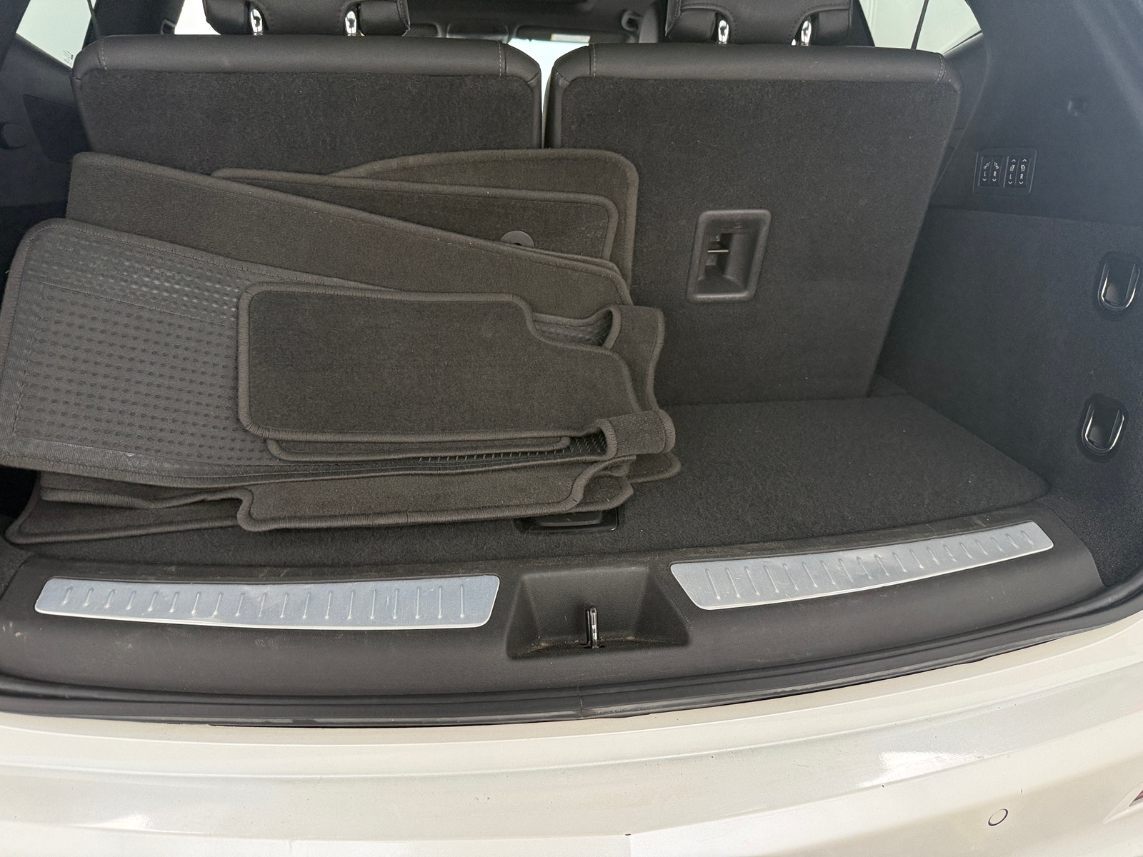 Thumbnail: 2022 Cadillac XT6 - 6