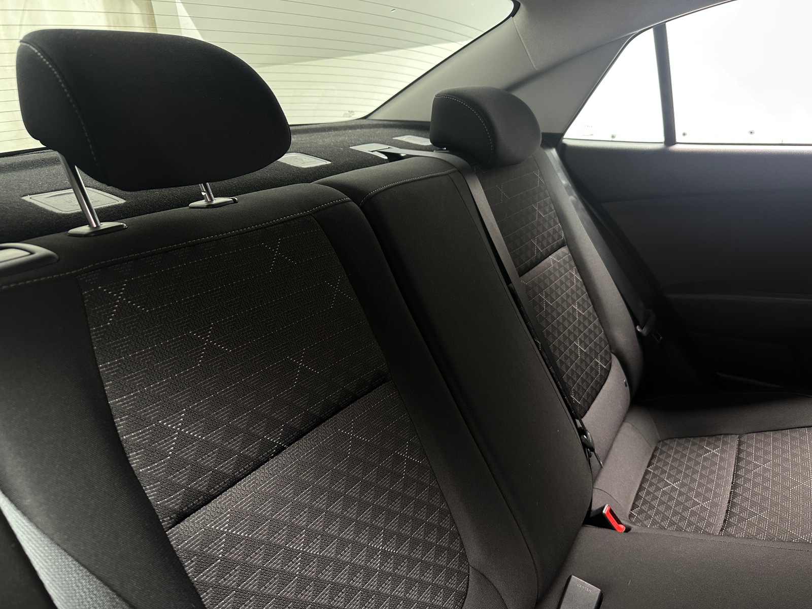 Thumbnail: 2022 Kia Rio - 6