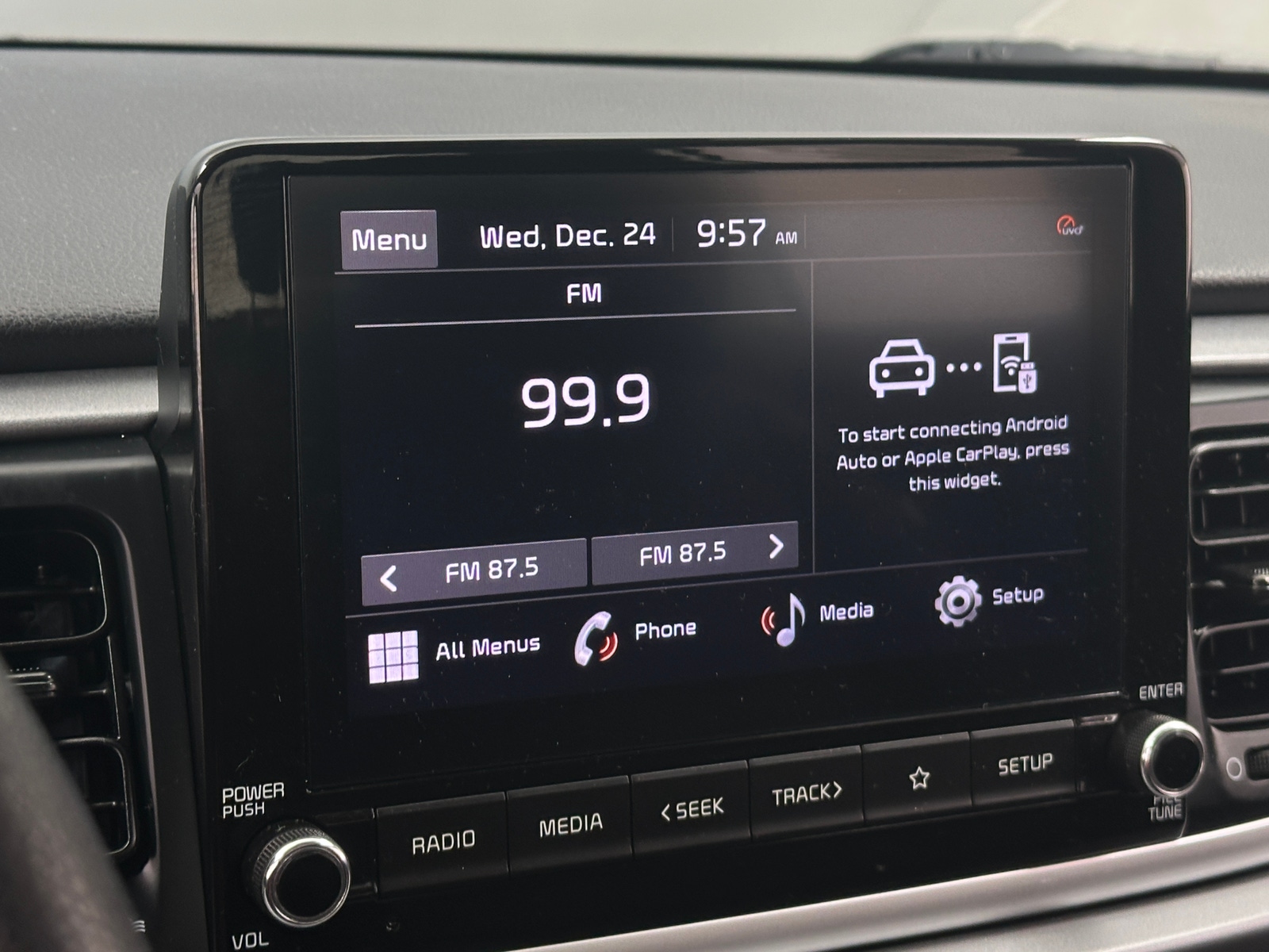 Thumbnail: 2022 Kia Rio - 4