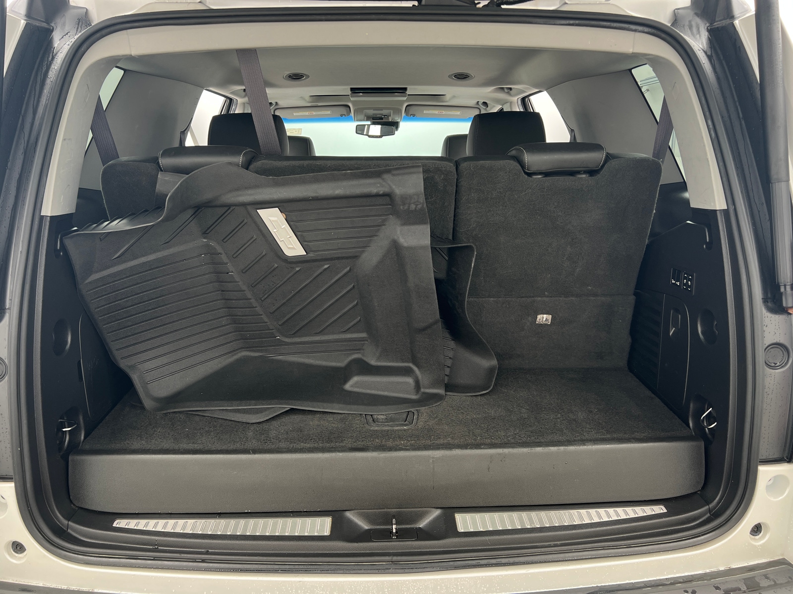 Thumbnail: 2017 Chevrolet Tahoe - 6