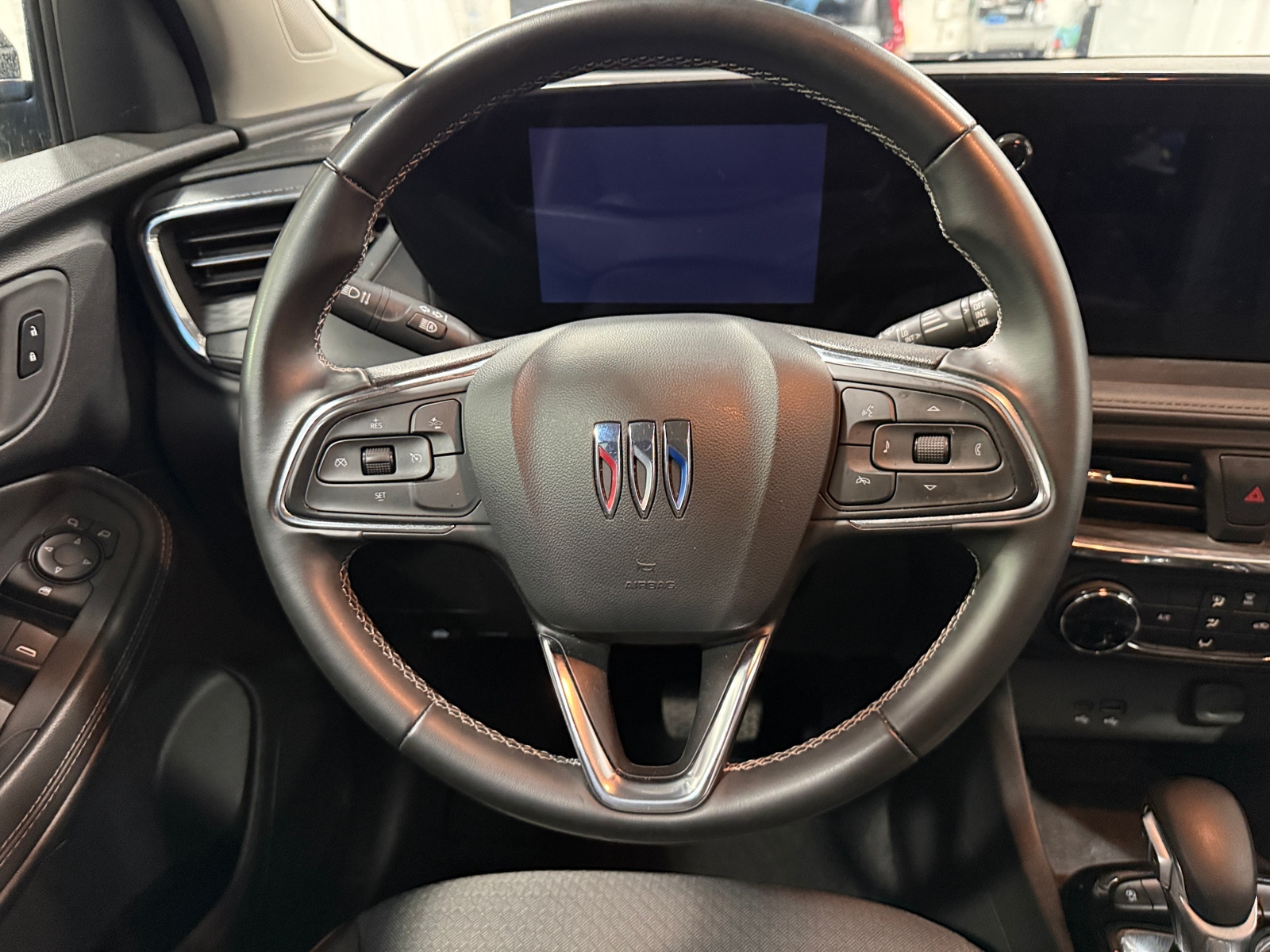 Thumbnail: 2025 Buick Encore GX - 4