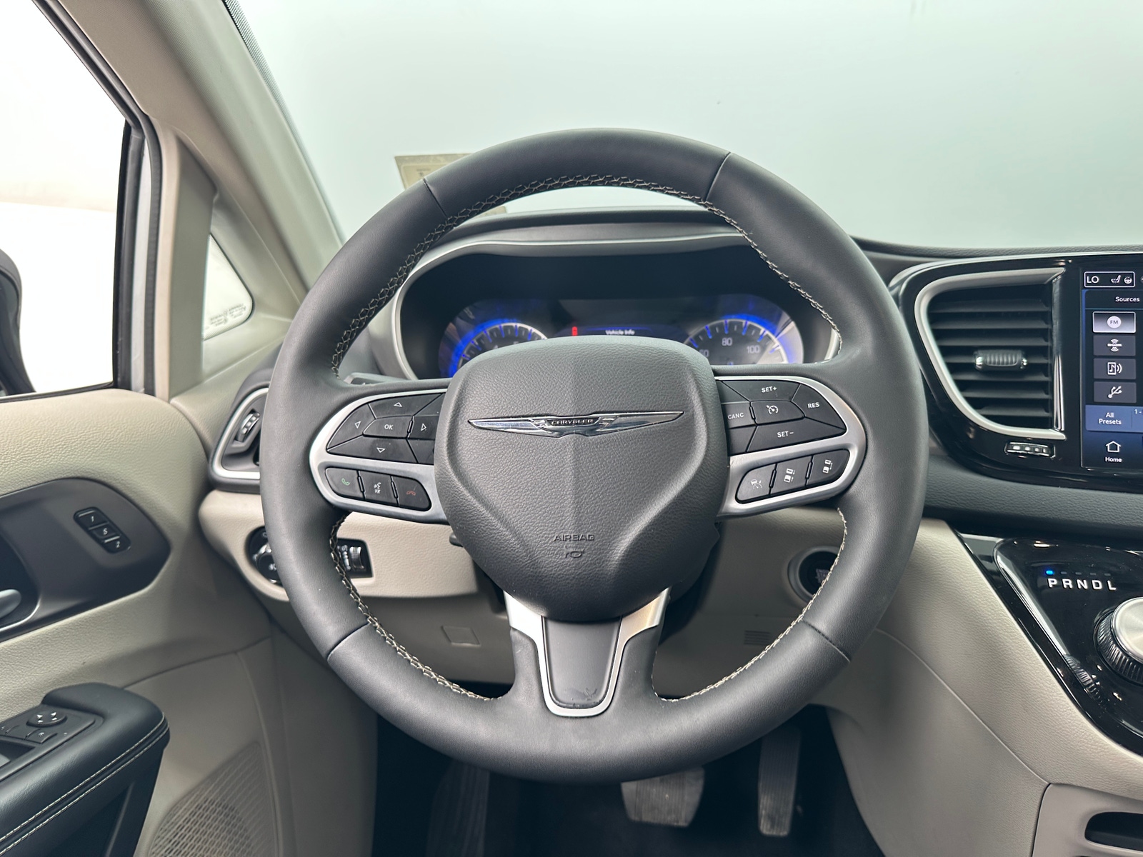 Thumbnail: 2024 Chrysler Pacifica - 4