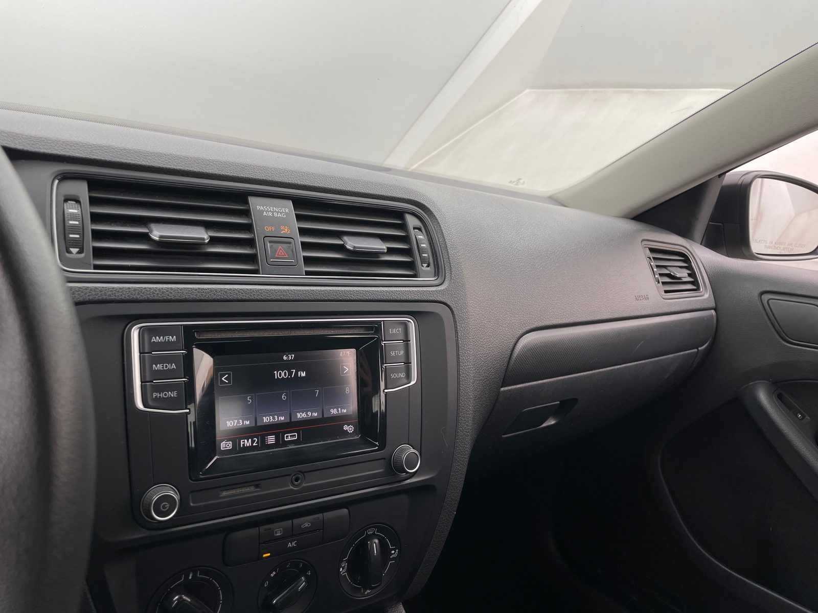 Thumbnail: 2016 Volkswagen Jetta - 4