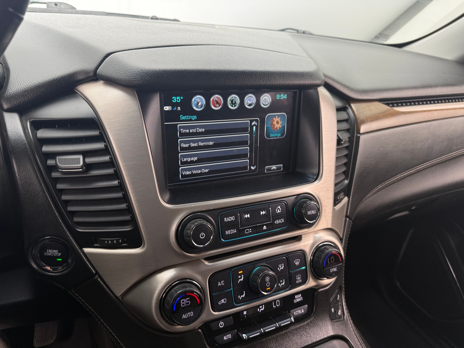 Thumbnail: 2019 GMC Yukon XL - 3