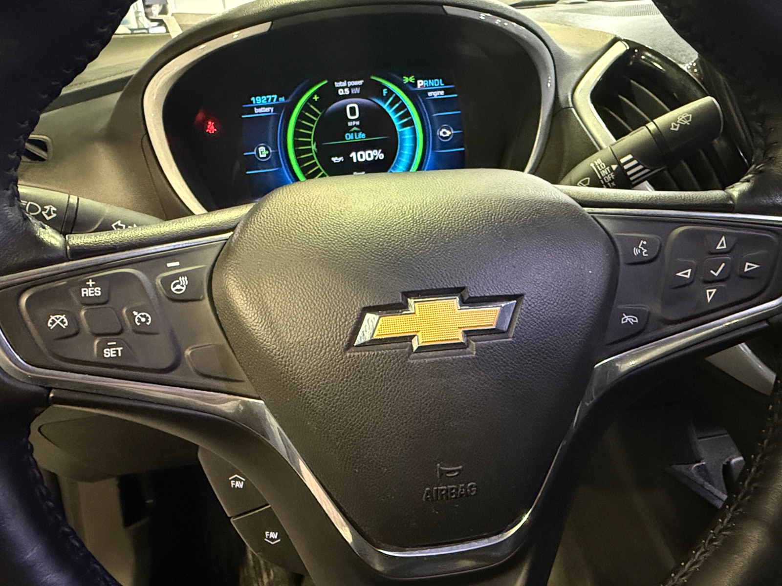 Thumbnail: 2017 Chevrolet Volt - 5