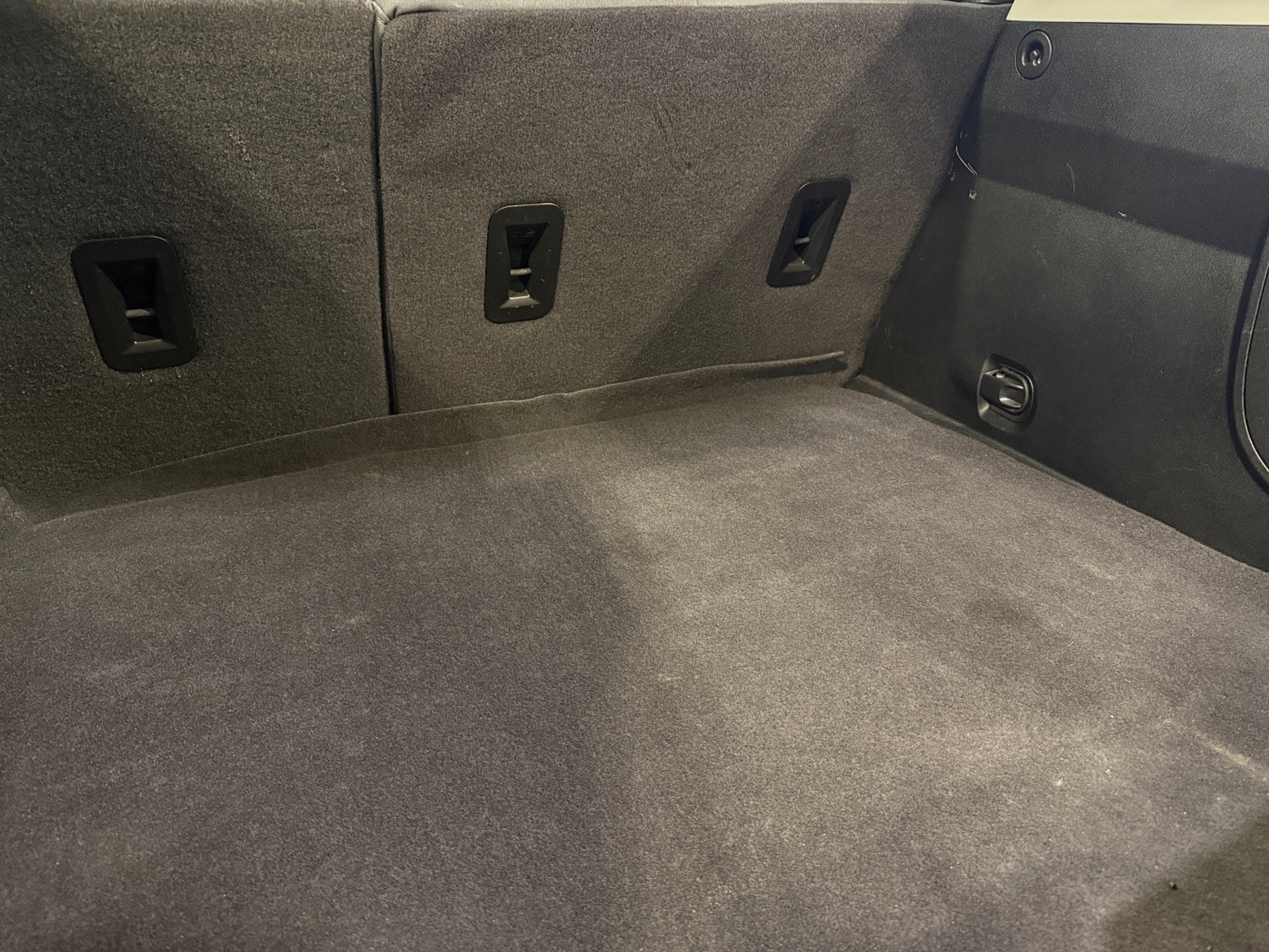 Thumbnail: 2017 Chevrolet Volt - 7