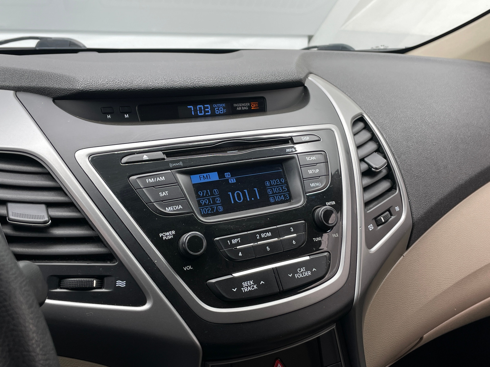 Thumbnail: 2016 Hyundai Elantra - 4