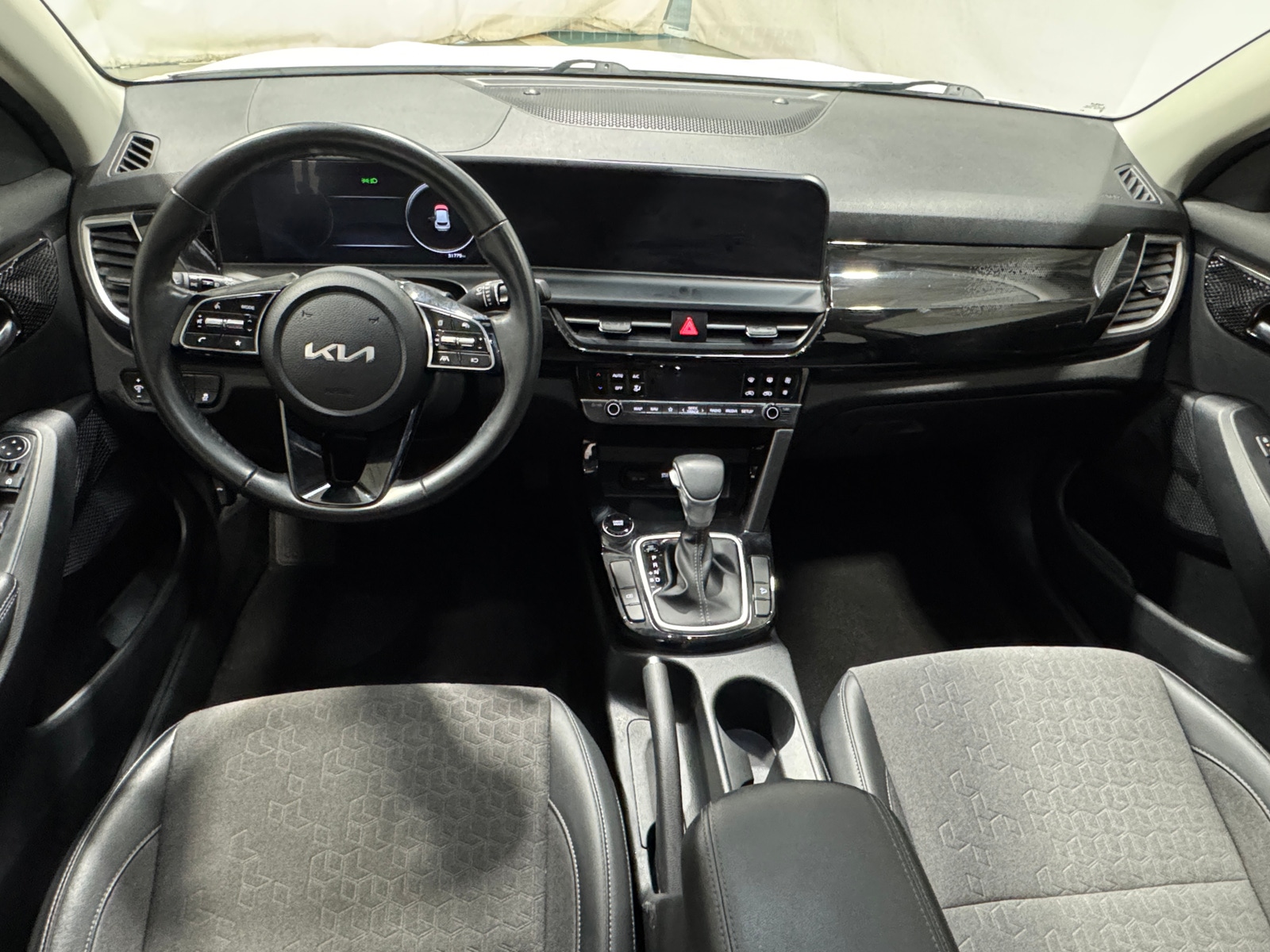 Thumbnail: 2024 Kia Seltos - 3