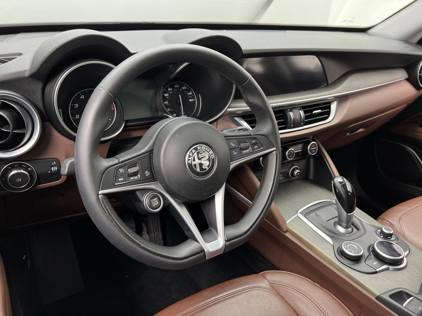 Thumbnail: 2019 Alfa Romeo Stelvio - 4