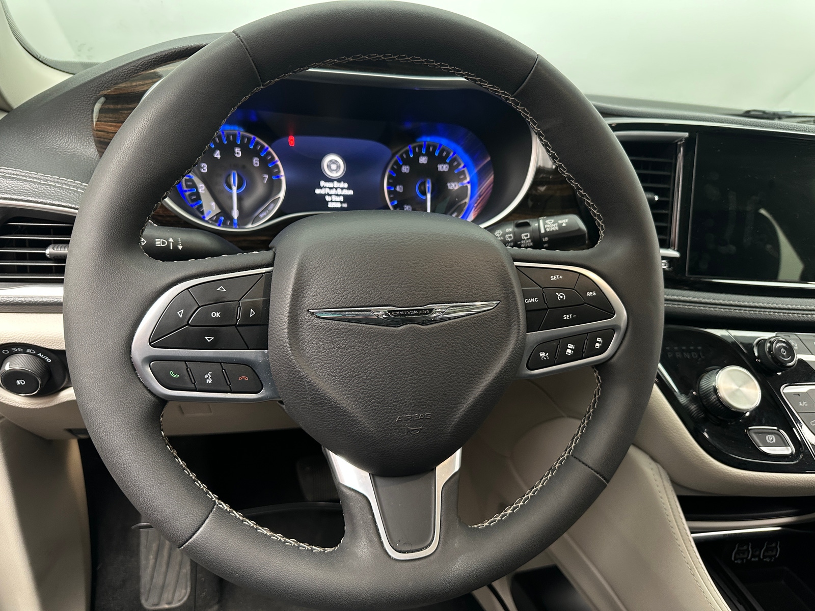 Thumbnail: 2024 Chrysler Pacifica - 4