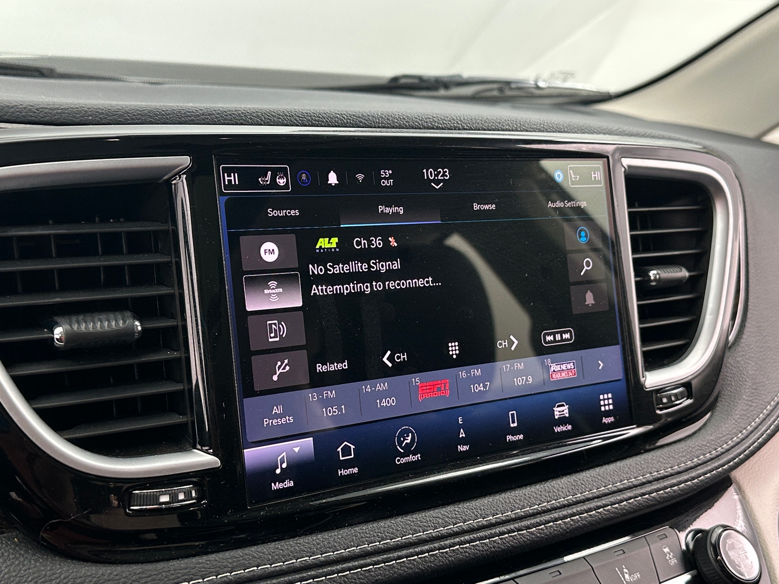 Thumbnail: 2024 Chrysler Pacifica - 3