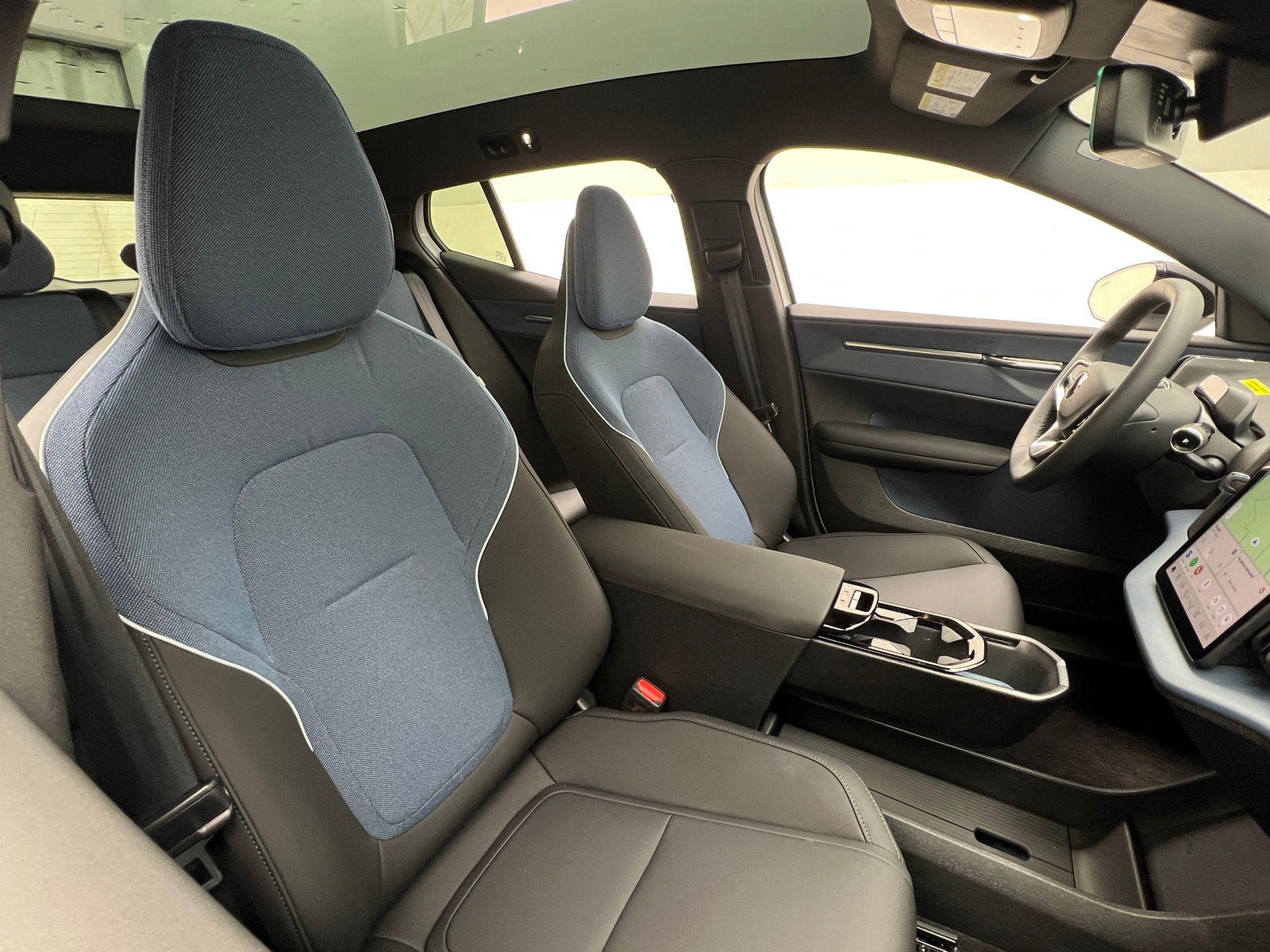 Thumbnail: 2025 Volvo EX30 - 2