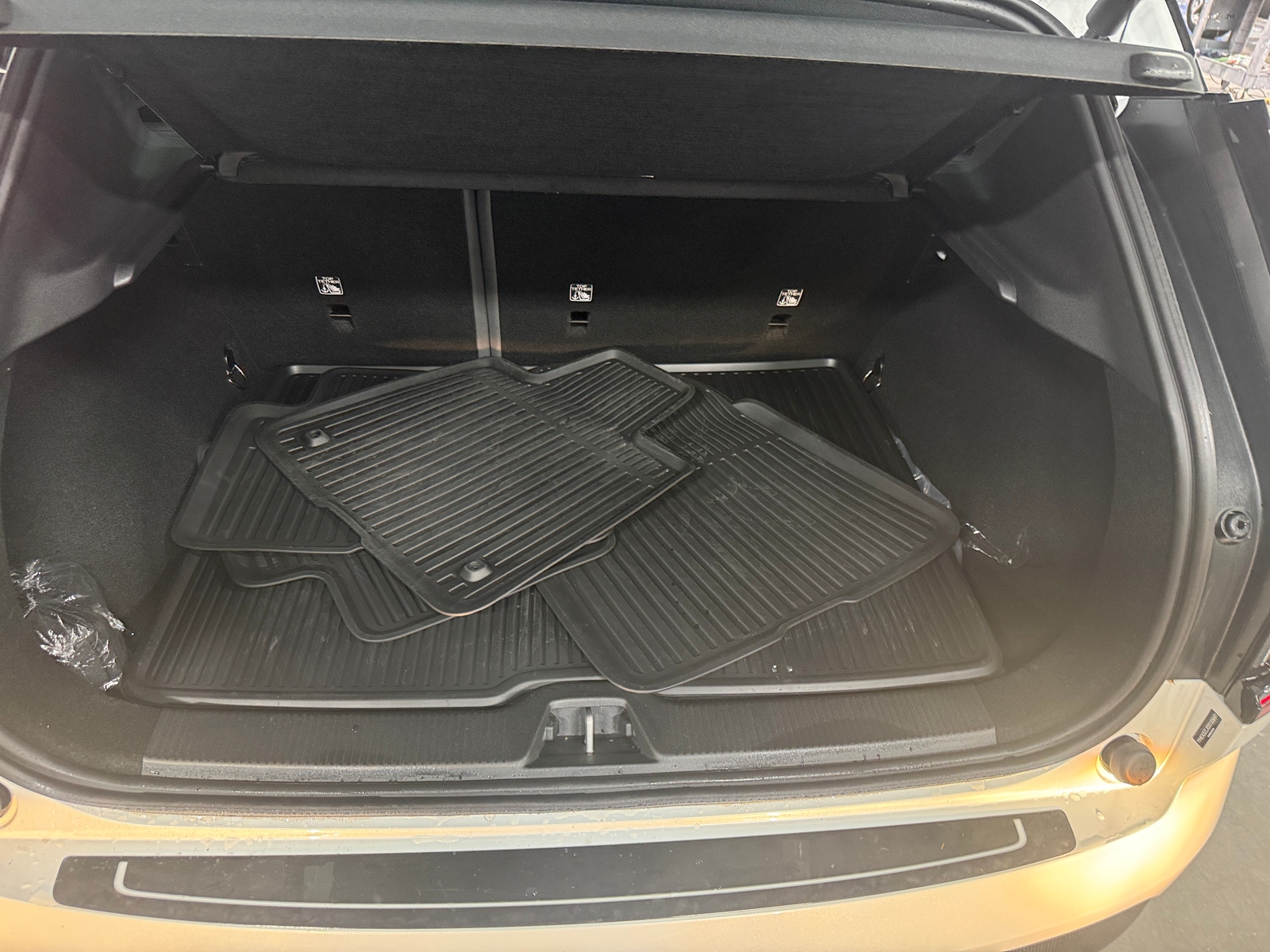 Thumbnail: 2025 Volvo EX30 - 7