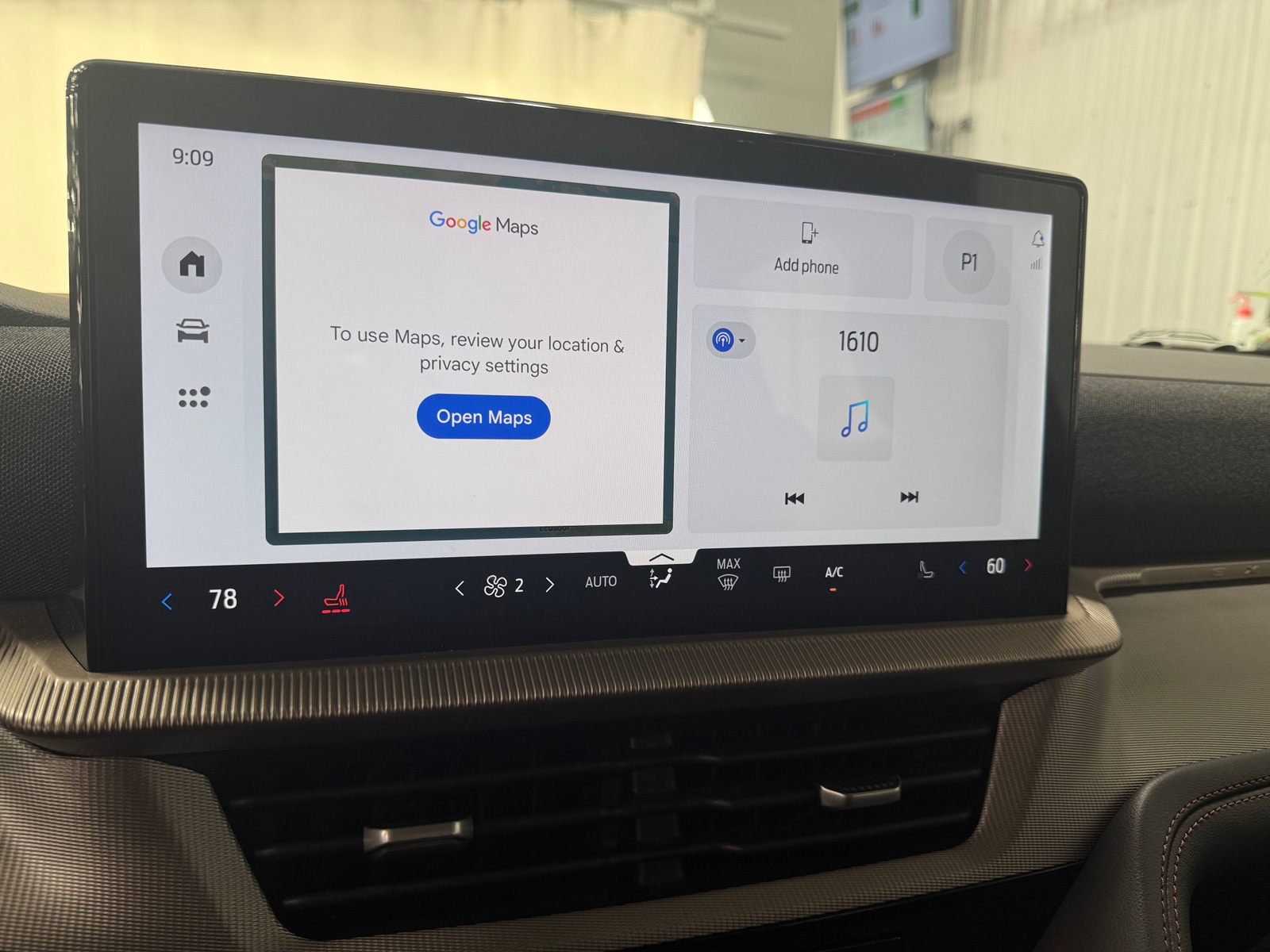 Thumbnail: 2025 Ford Explorer - 4