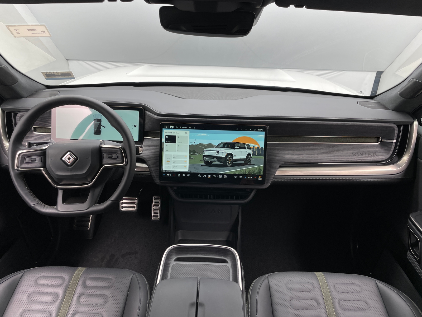 Thumbnail: 2024 Rivian R1S - 2