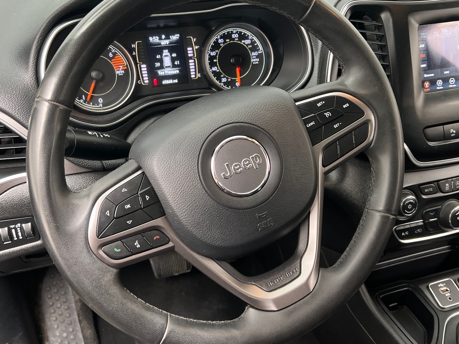 Thumbnail: 2020 Jeep Cherokee - 5