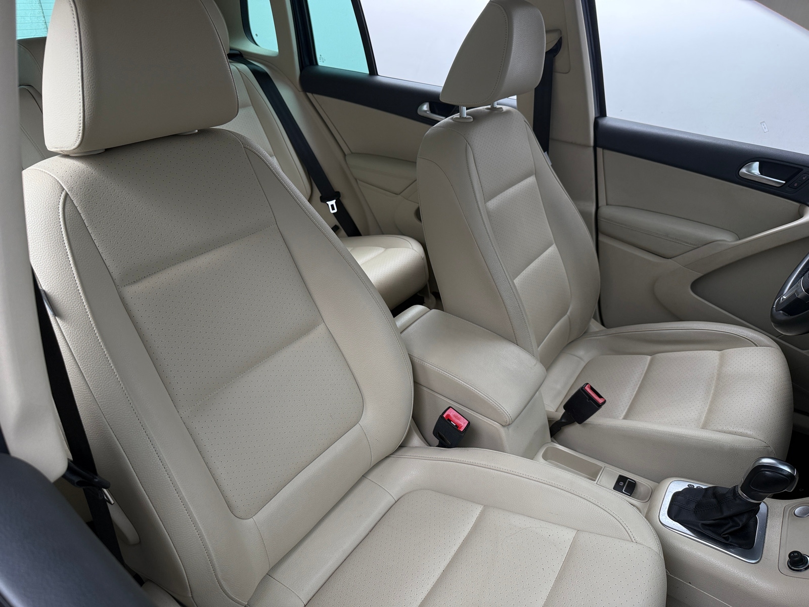 Thumbnail: 2016 Volkswagen Tiguan - 2