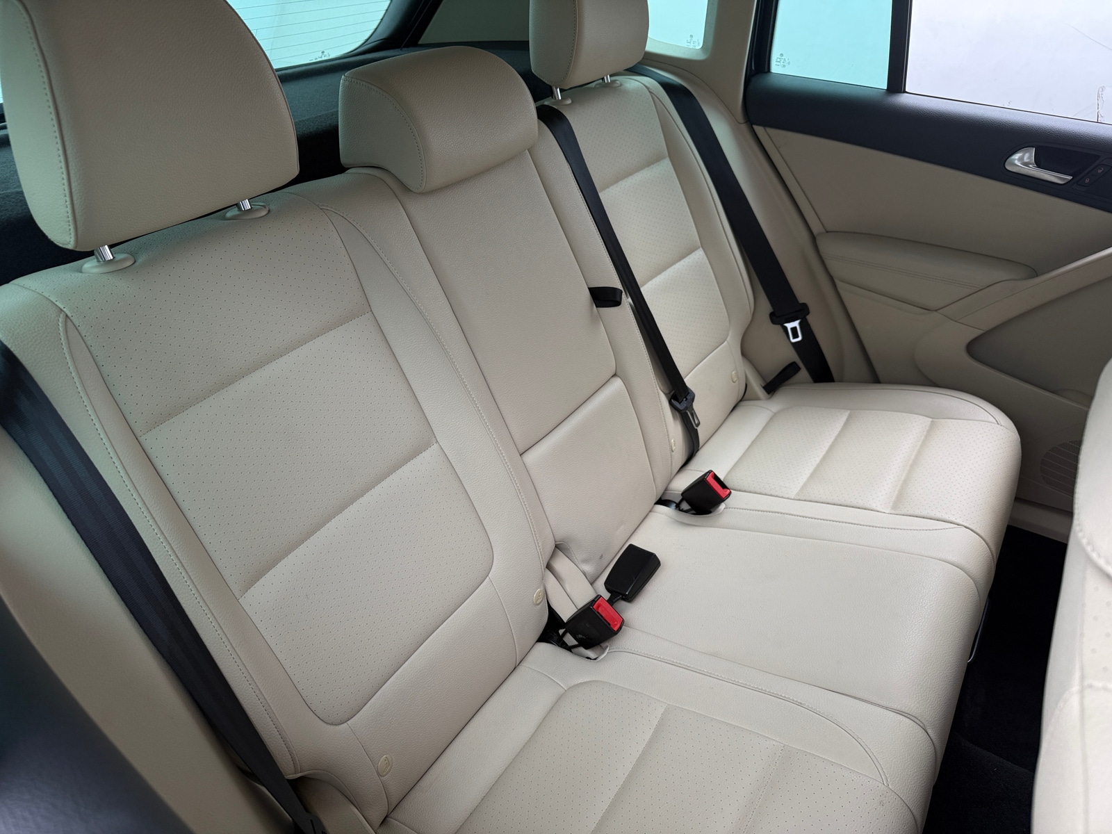 Thumbnail: 2016 Volkswagen Tiguan - 6