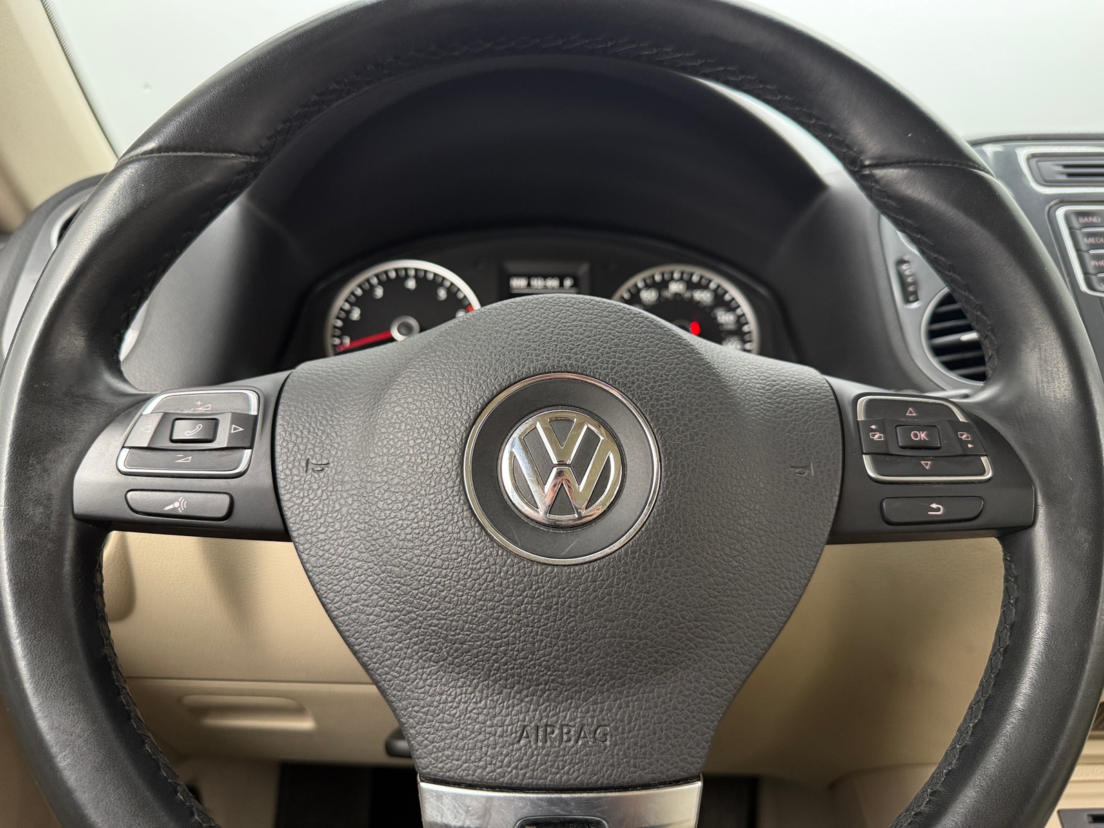 Thumbnail: 2016 Volkswagen Tiguan - 5