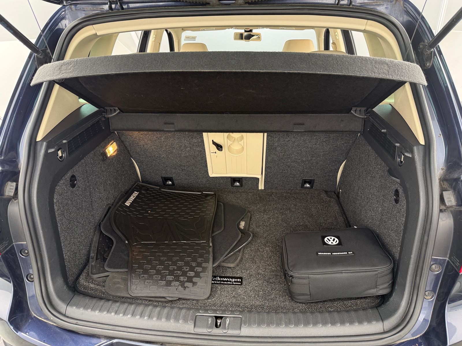 Thumbnail: 2016 Volkswagen Tiguan - 7