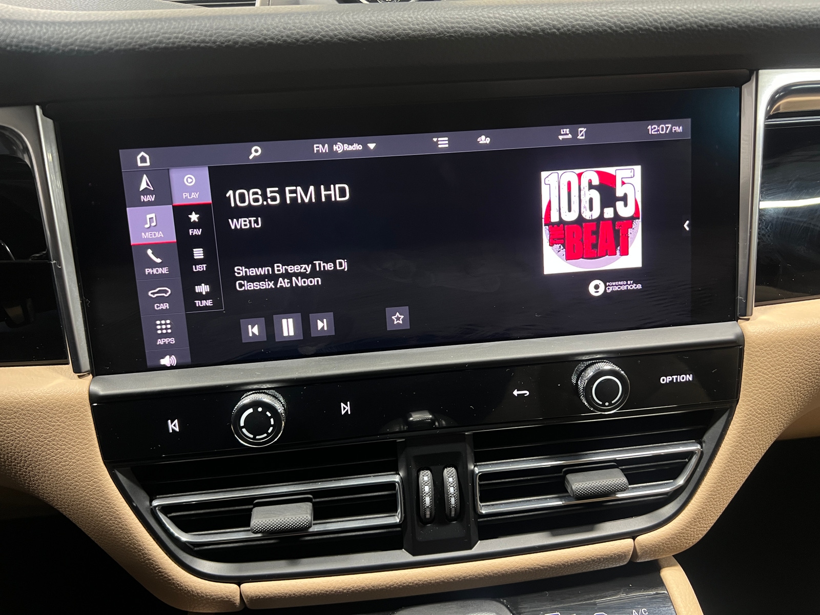 Thumbnail: 2023 Porsche Macan - 3