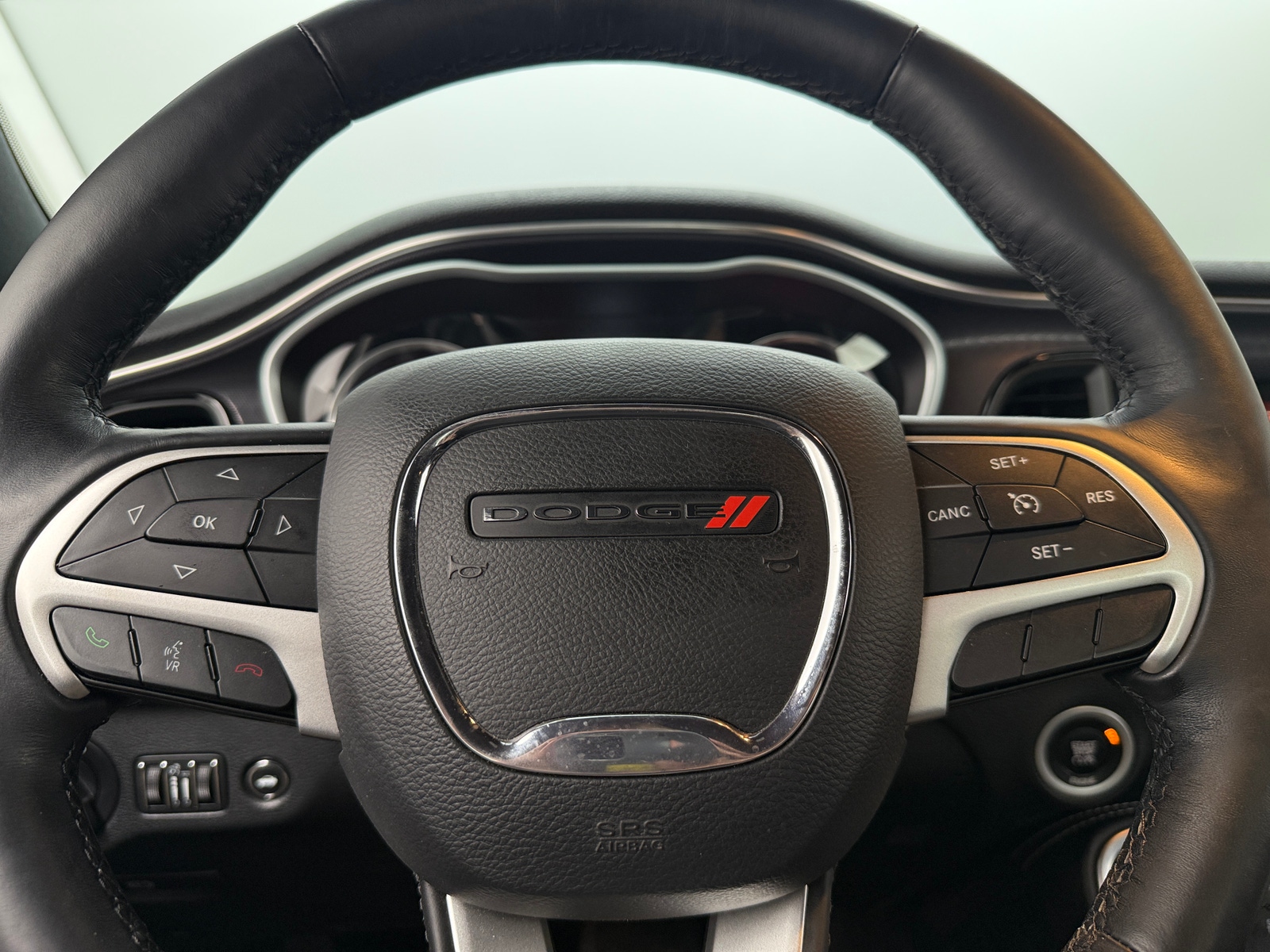 Thumbnail: 2016 Dodge Challenger - 4