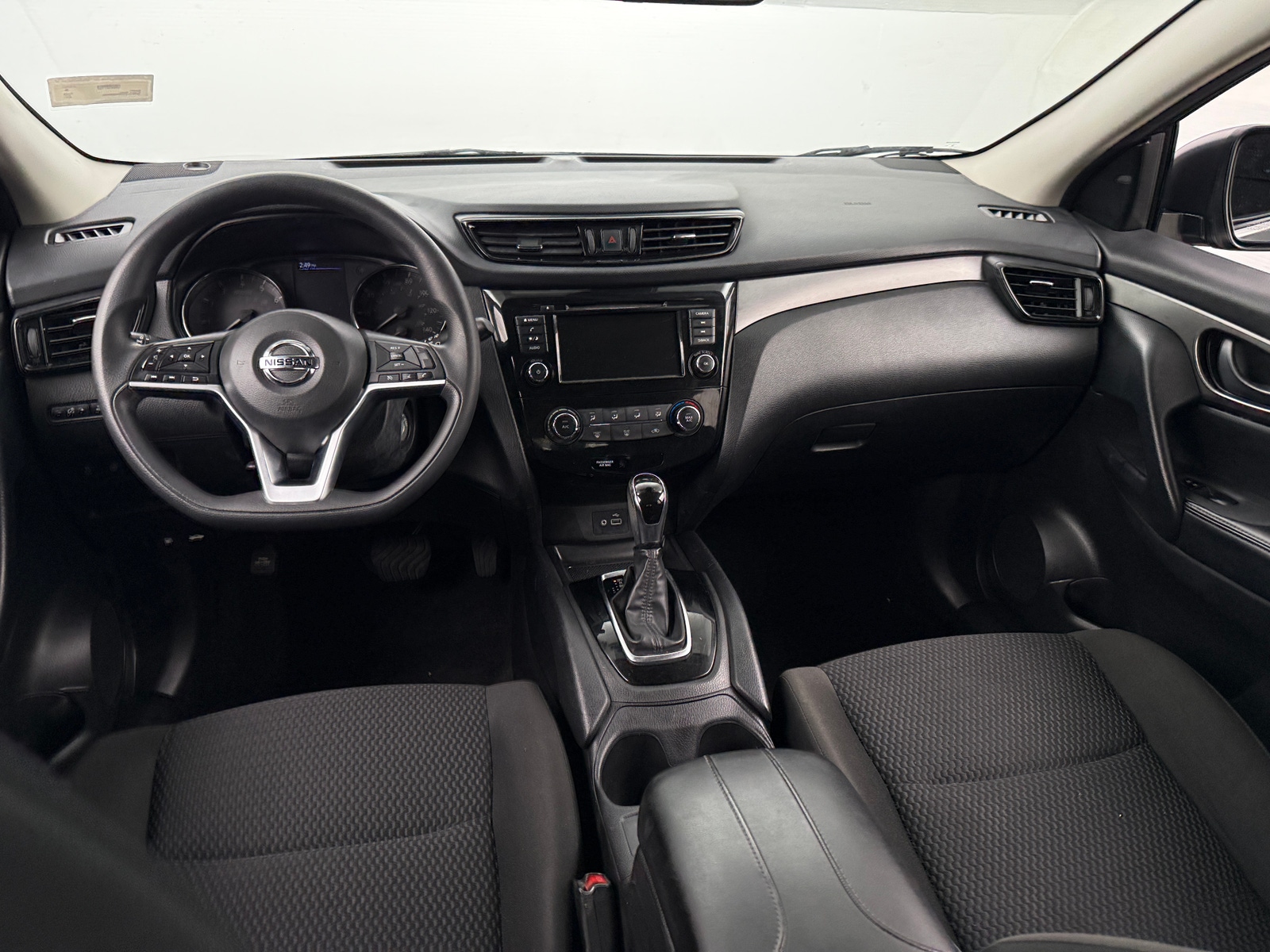 Thumbnail: 2021 Nissan Rogue Sport - 3