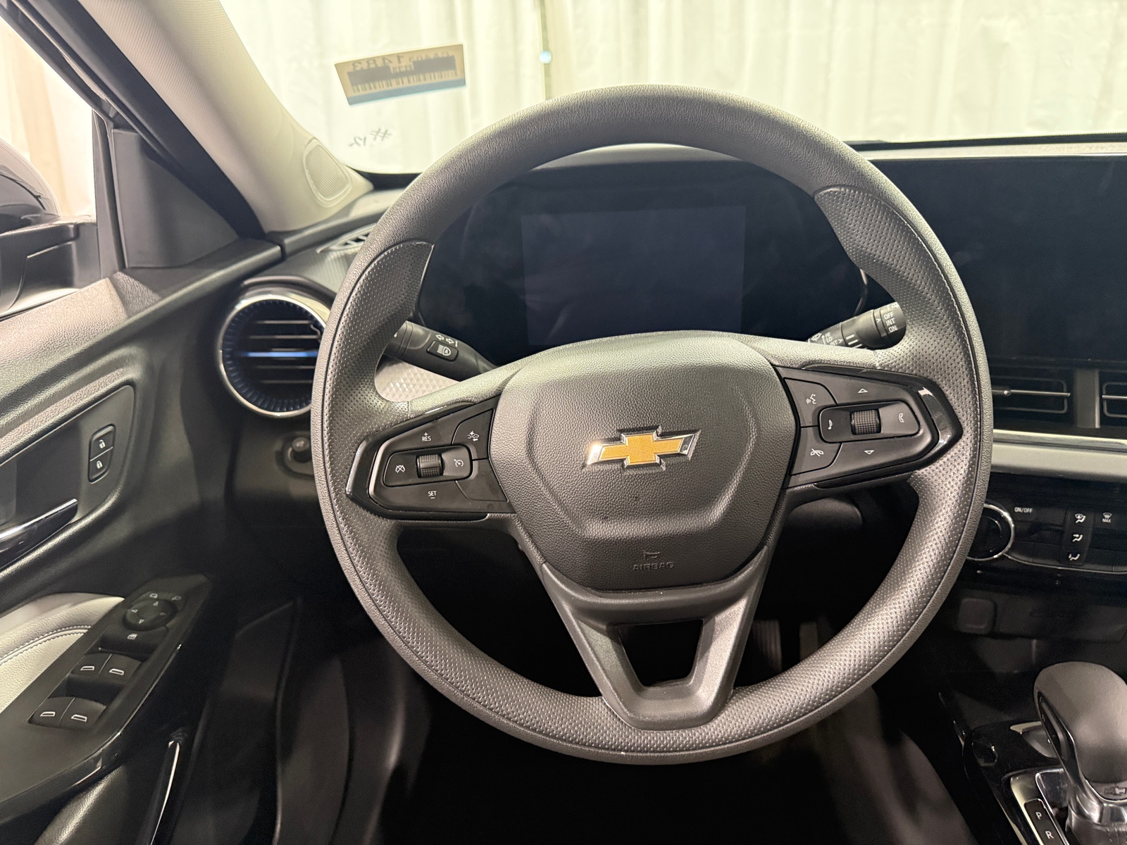 Thumbnail: 2025 Chevrolet Trax - 5