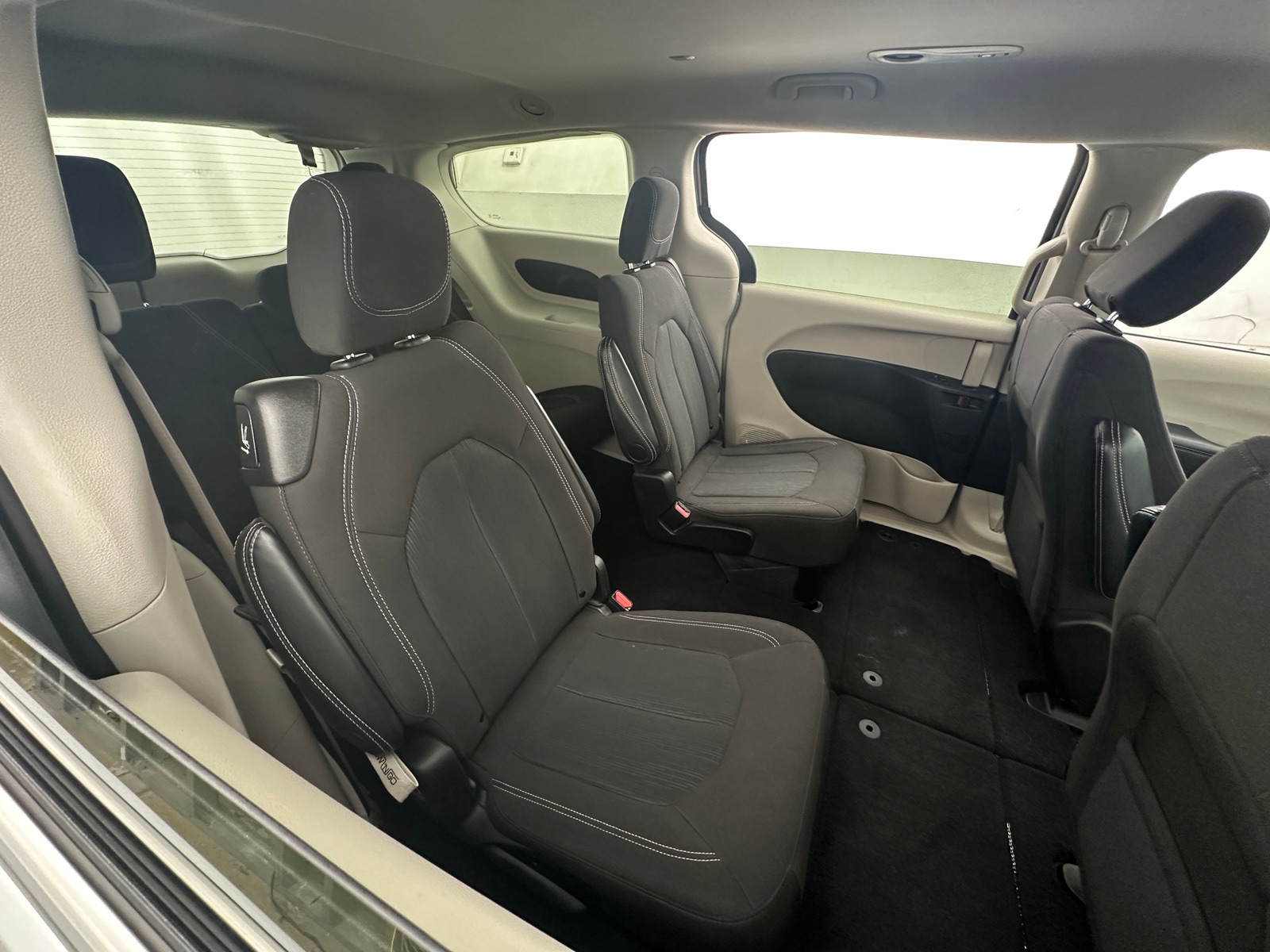 Thumbnail: 2024 Chrysler Voyager - 6