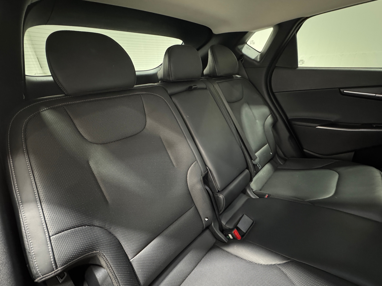 Thumbnail: 2022 Kia EV6 - 5