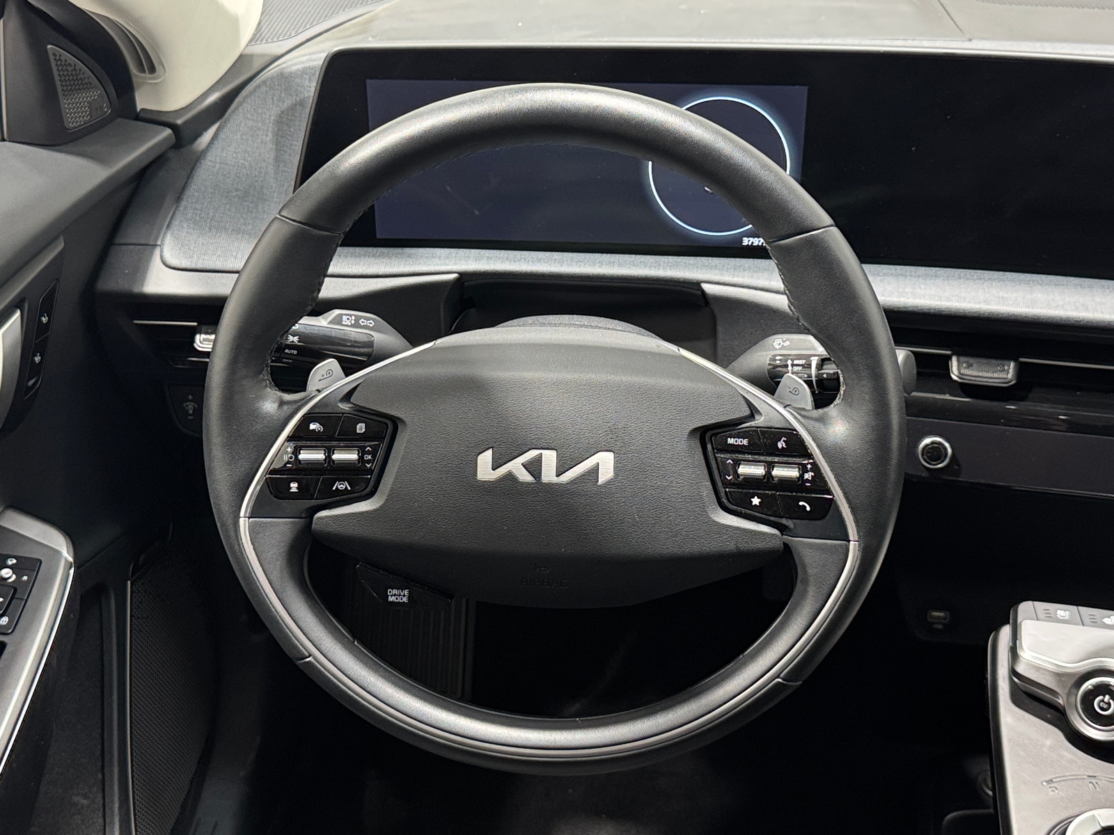 Thumbnail: 2022 Kia EV6 - 4