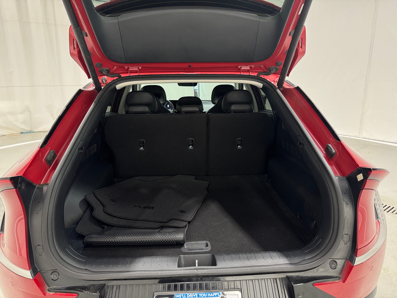 Thumbnail: 2022 Kia EV6 - 6