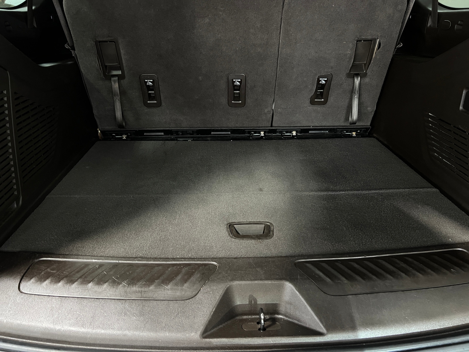 Thumbnail: 2022 Chevrolet Suburban - 6