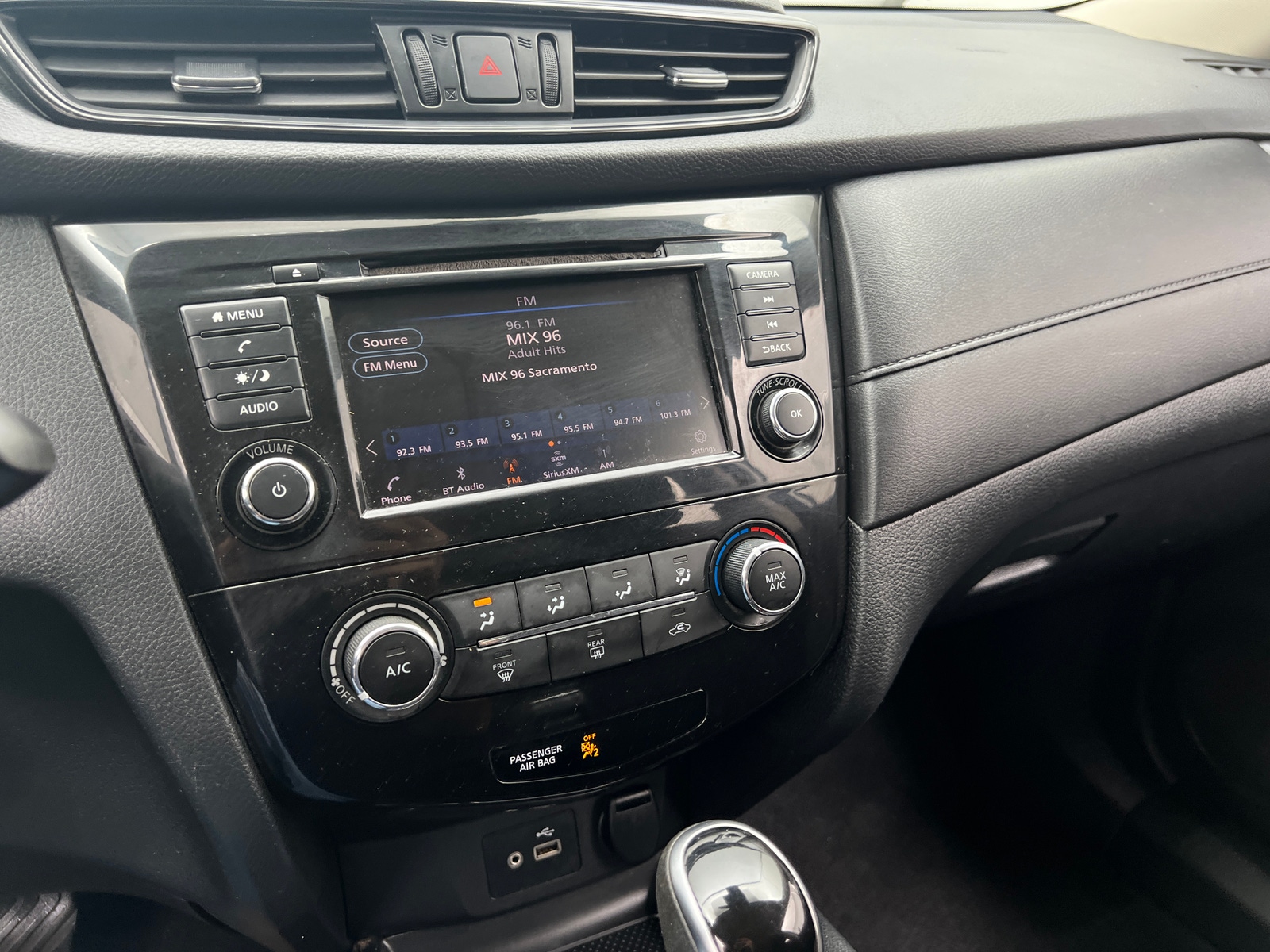 Thumbnail: 2019 Nissan Rogue - 4